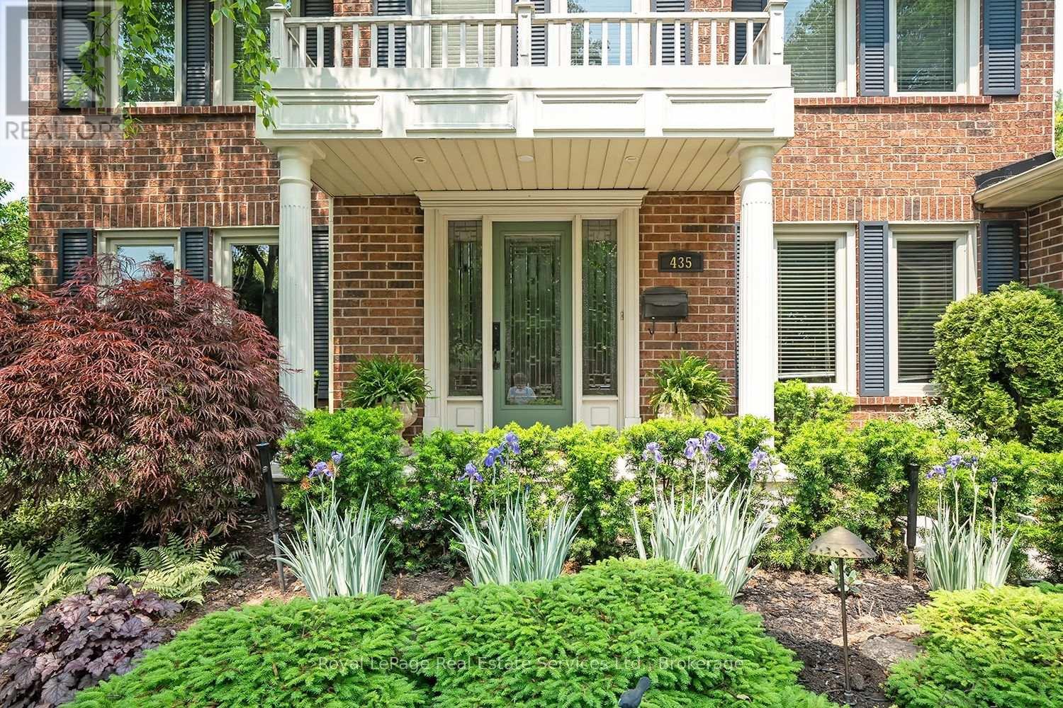 












435 LINDEN LANE

,
Oakville (FA Falgarwood),




Ontario
L6H3K2

