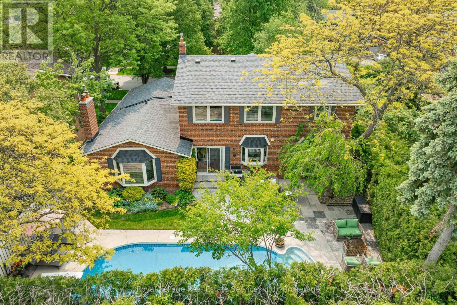 












435 LINDEN LANE

,
Oakville (FA Falgarwood),




Ontario
L6H3K2

