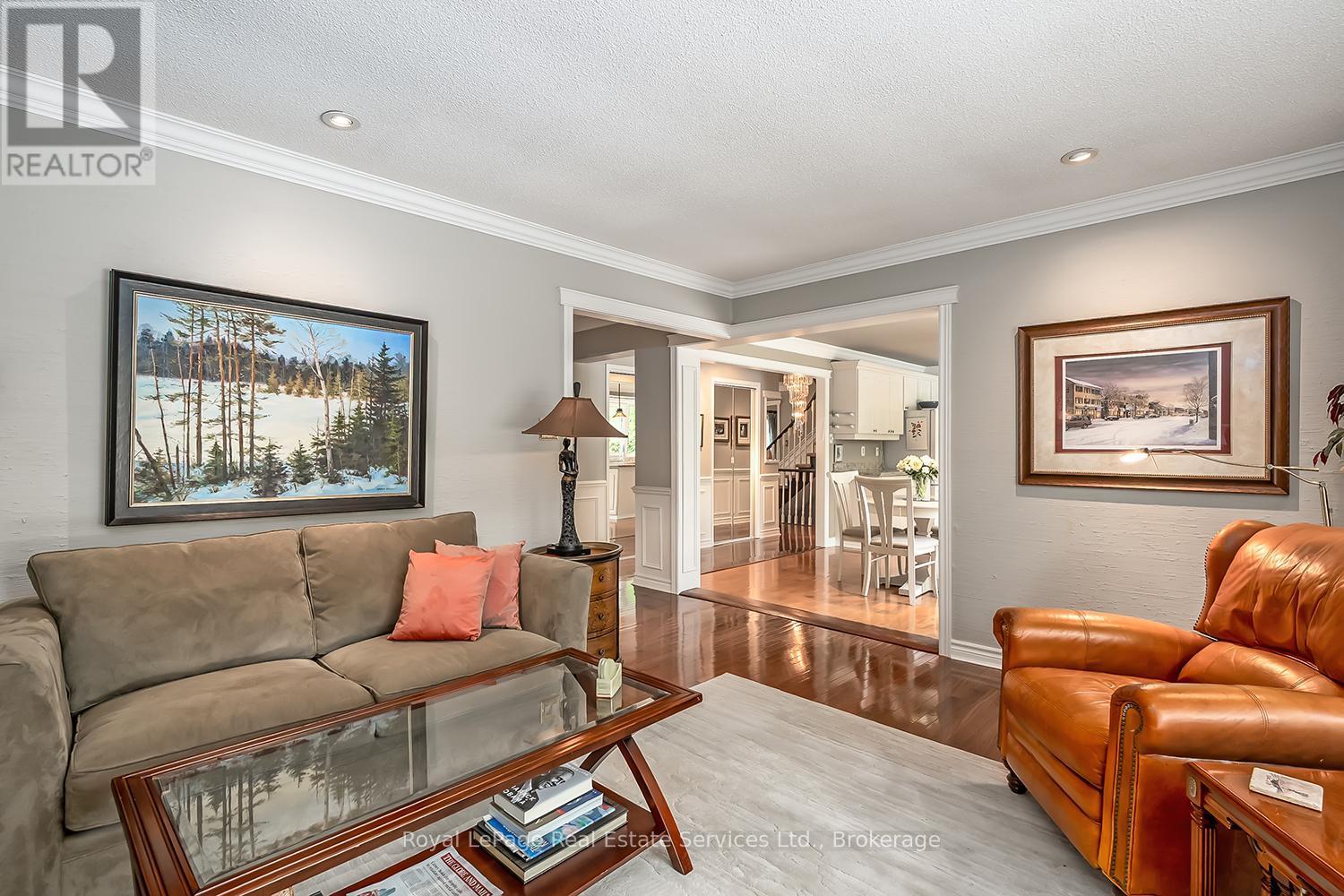 












435 LINDEN LANE

,
Oakville (FA Falgarwood),




Ontario
L6H3K2

