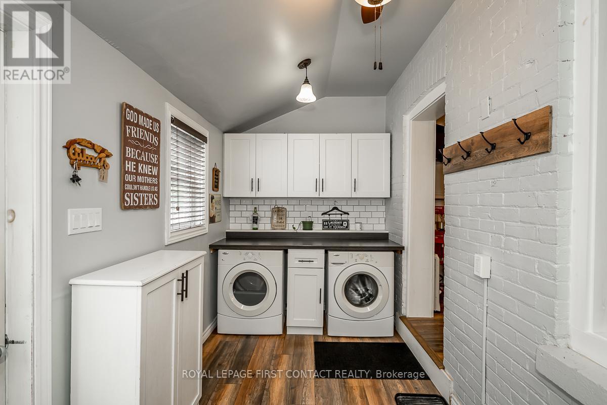 












7424 COUNTY RD 91 ROAD

,
Clearview,




Ontario
L0M1S0

