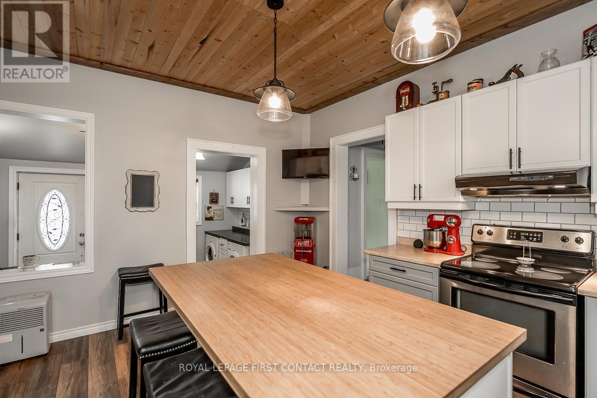 












7424 COUNTY RD 91 ROAD

,
Clearview,




Ontario
L0M1S0

