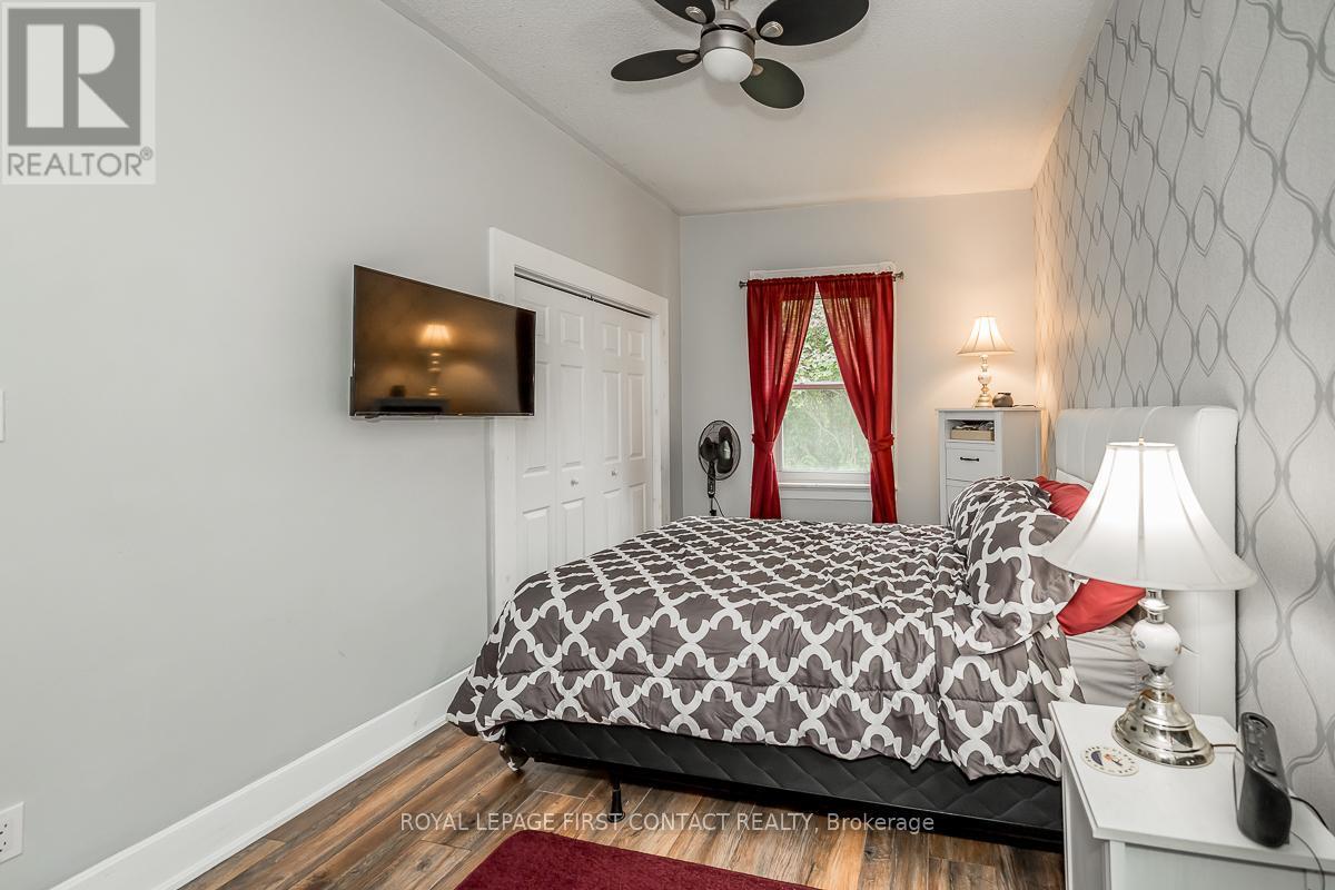 












7424 COUNTY RD 91 ROAD

,
Clearview,




Ontario
L0M1S0

