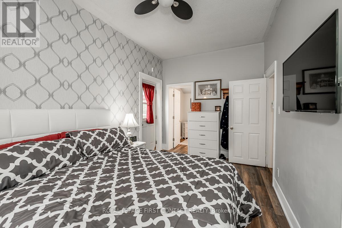 












7424 COUNTY RD 91 ROAD

,
Clearview,




Ontario
L0M1S0

