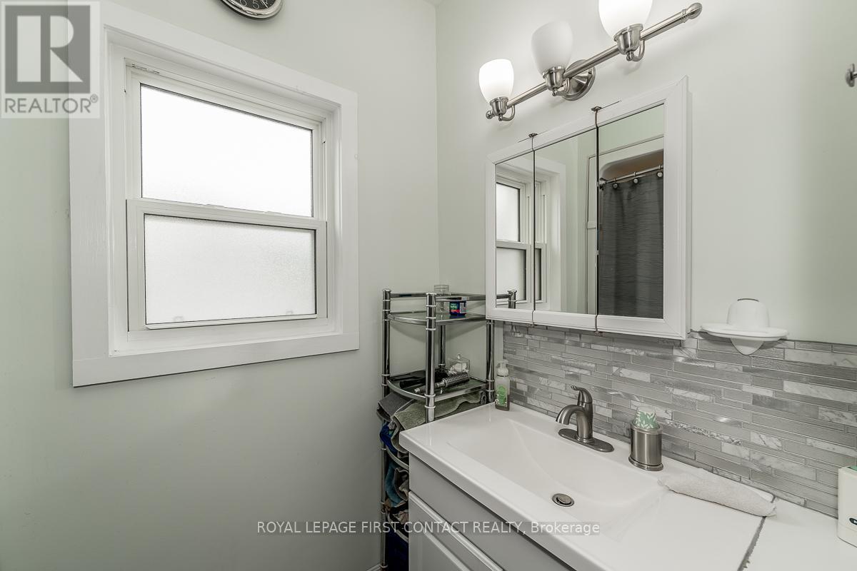 












7424 COUNTY RD 91 ROAD

,
Clearview,




Ontario
L0M1S0


