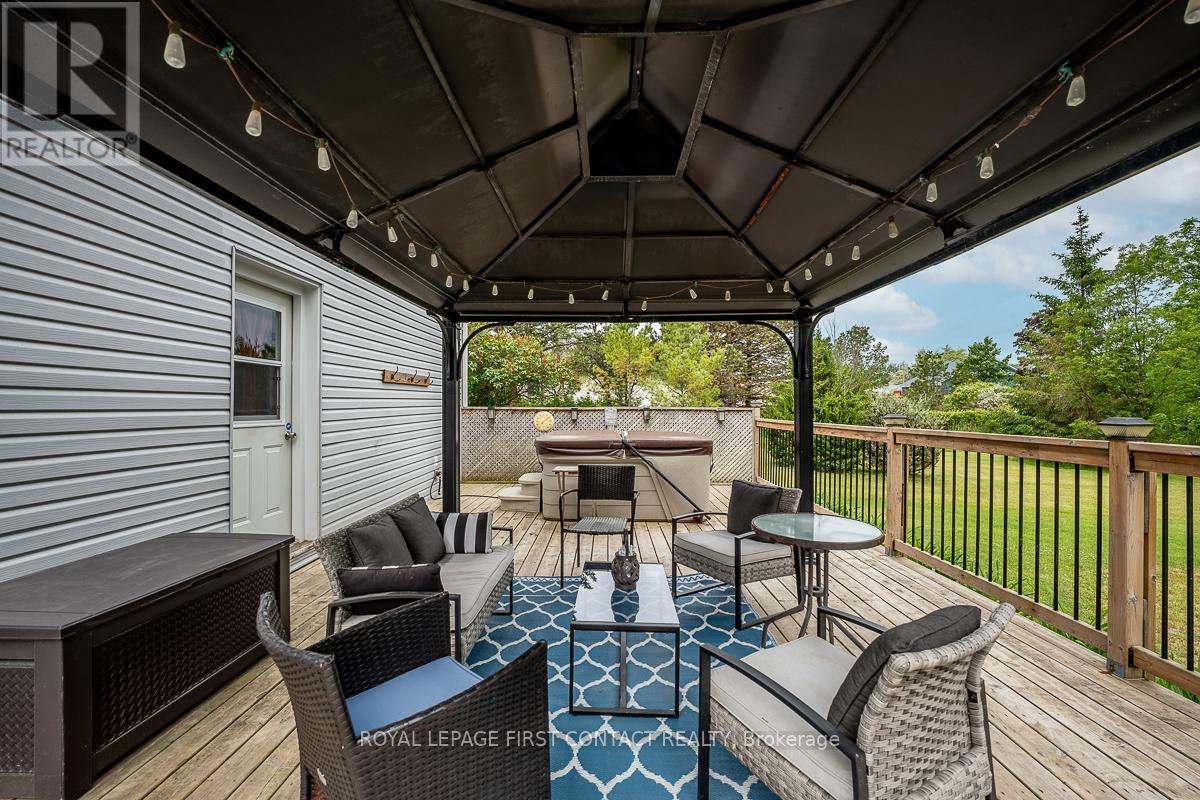 












7424 COUNTY RD 91 ROAD

,
Clearview,




Ontario
L0M1S0

