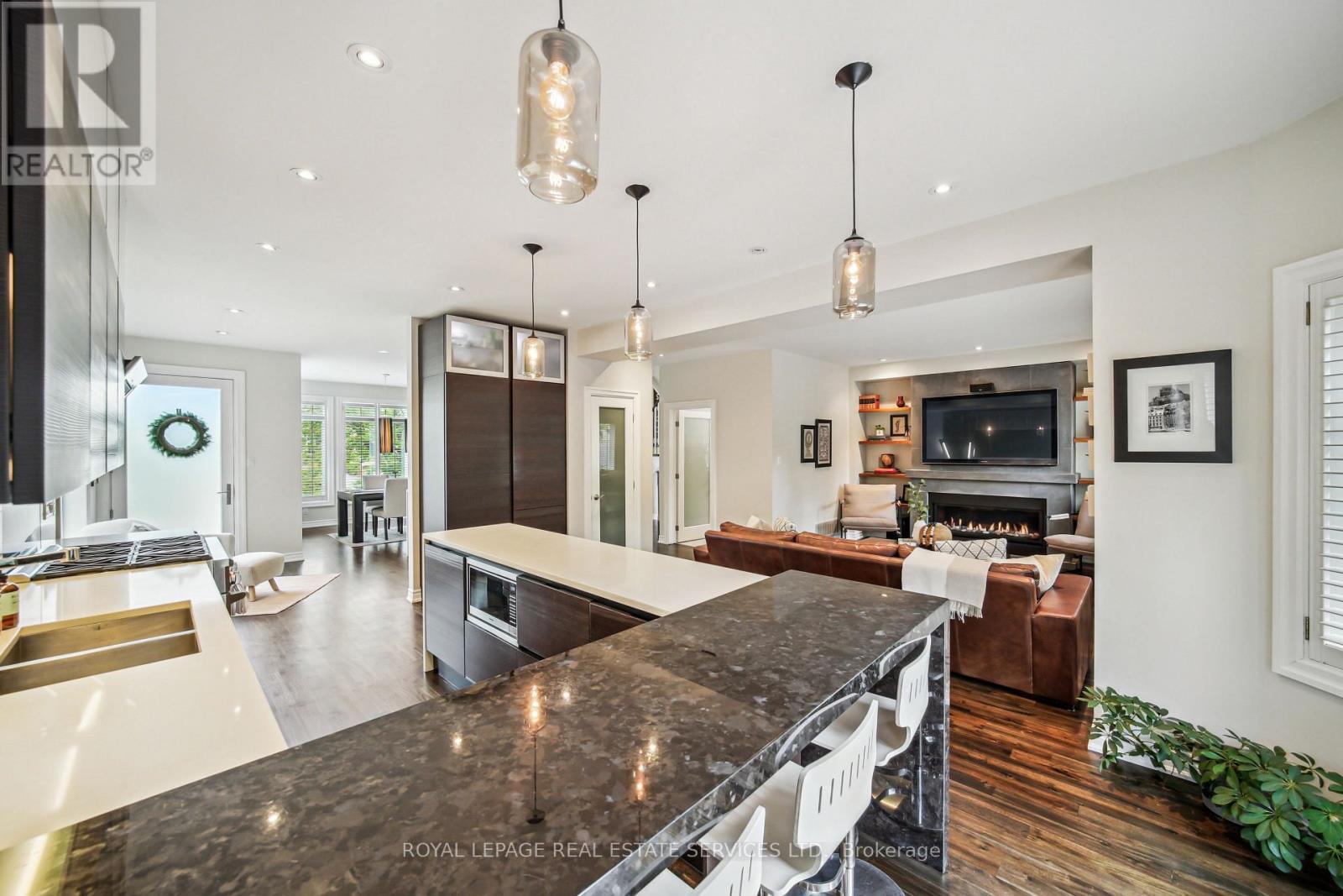 












2114 NIGHTINGALE WAY

,
Oakville,




Ontario
L6M3R5

