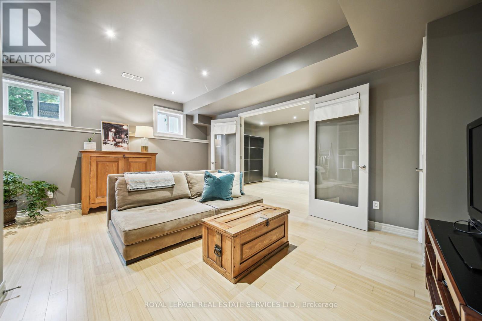 












2114 NIGHTINGALE WAY

,
Oakville,




Ontario
L6M3R5

