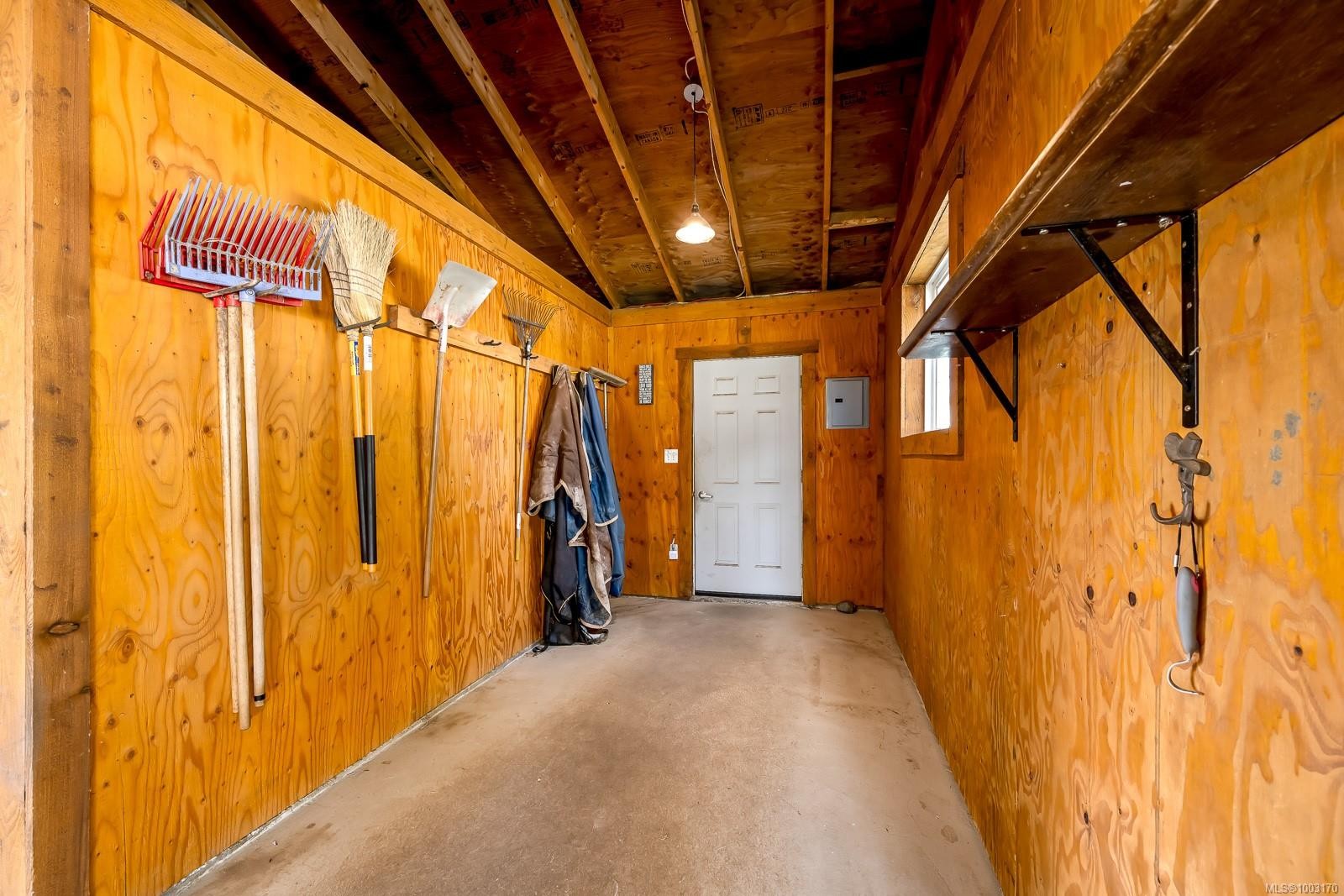 









6392


Island

Hwy North,
Courtenay,




BC
V9J 1T7

