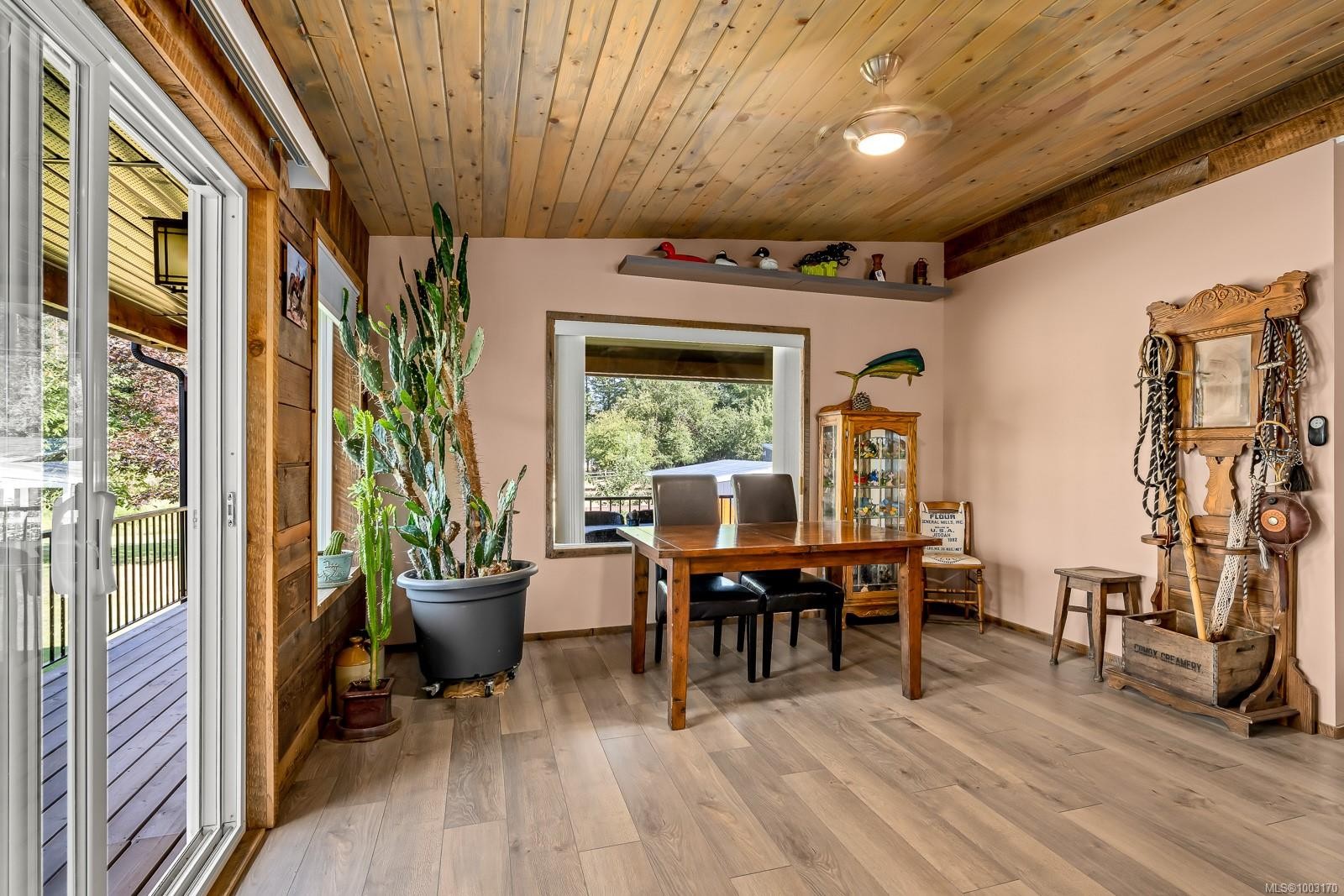 









6392


Island

Hwy North,
Courtenay,




BC
V9J 1T7

