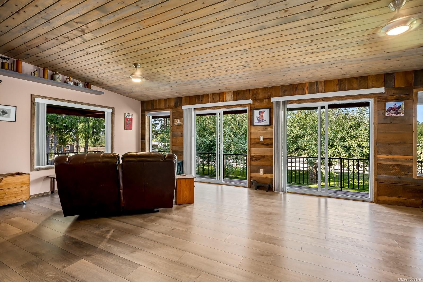









6392


Island

Hwy North,
Courtenay,




BC
V9J 1T7

