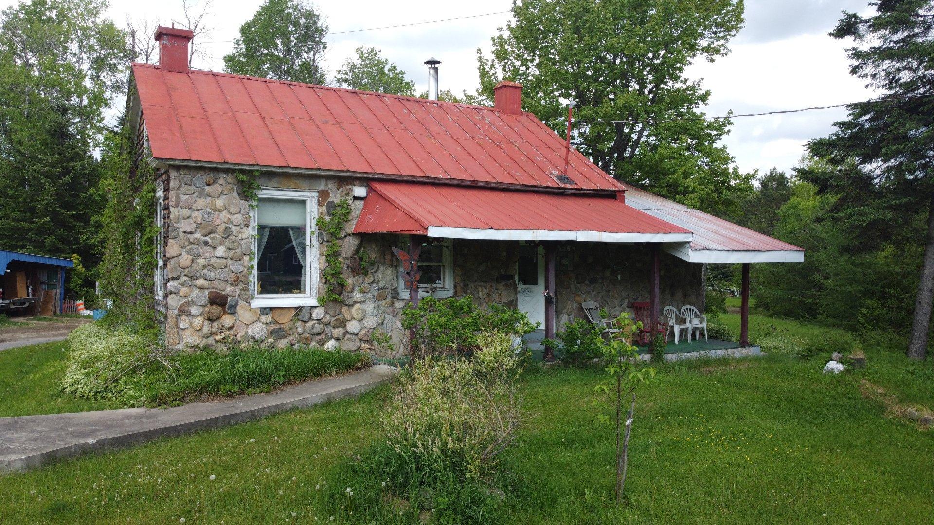 









4850


Ch. Brassard

,
Saint-Zénon,




QC
J0K3N0

