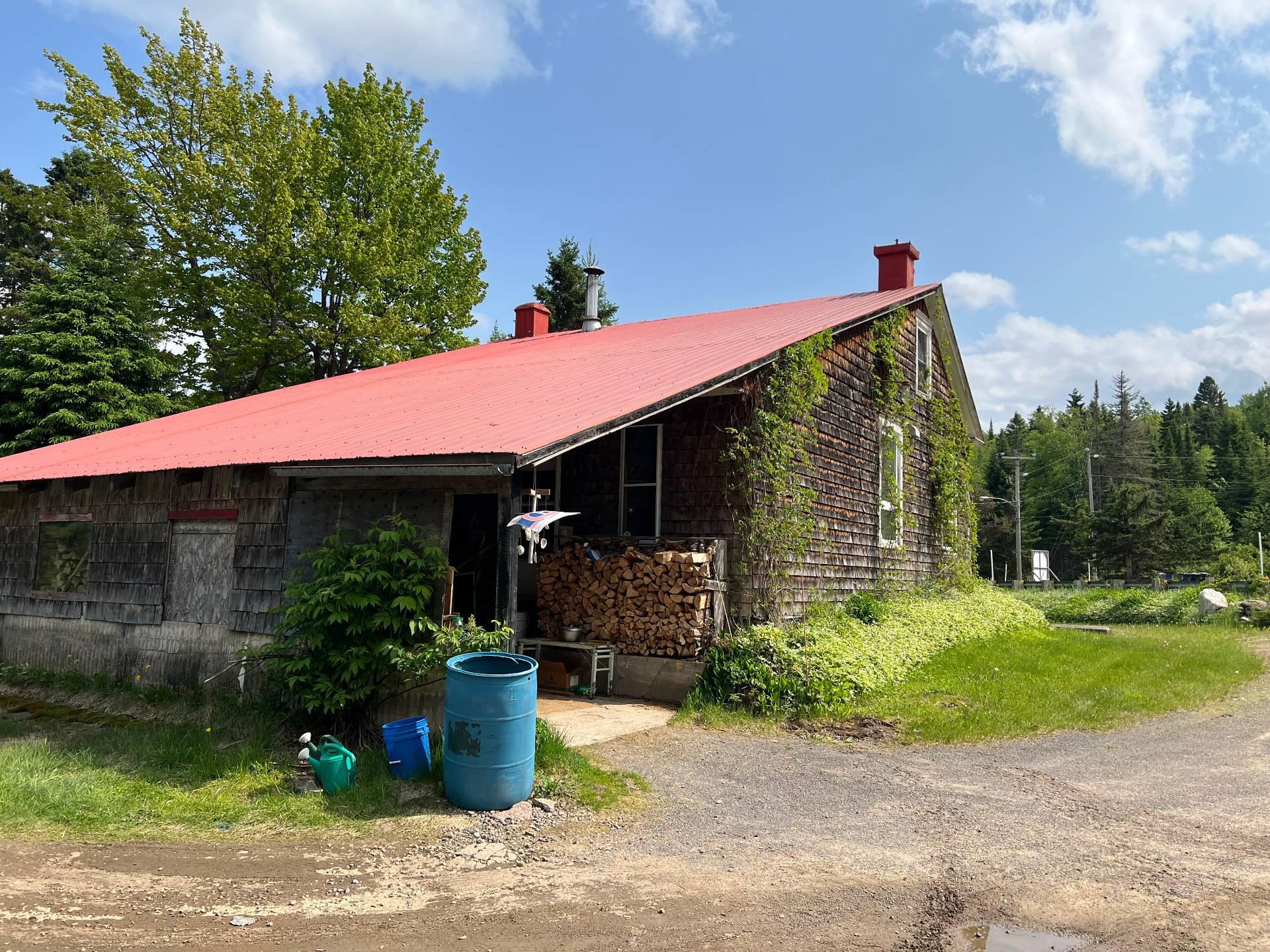 









4850


Ch. Brassard

,
Saint-Zénon,




QC
J0K3N0

