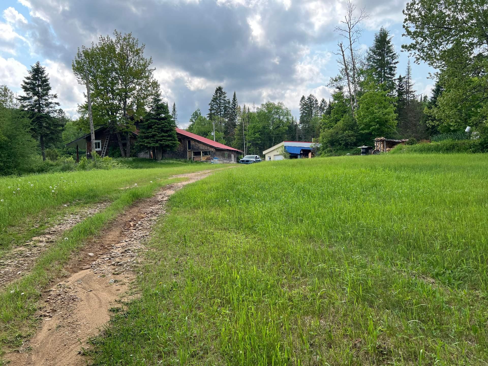 









4850


Ch. Brassard

,
Saint-Zénon,




QC
J0K3N0

