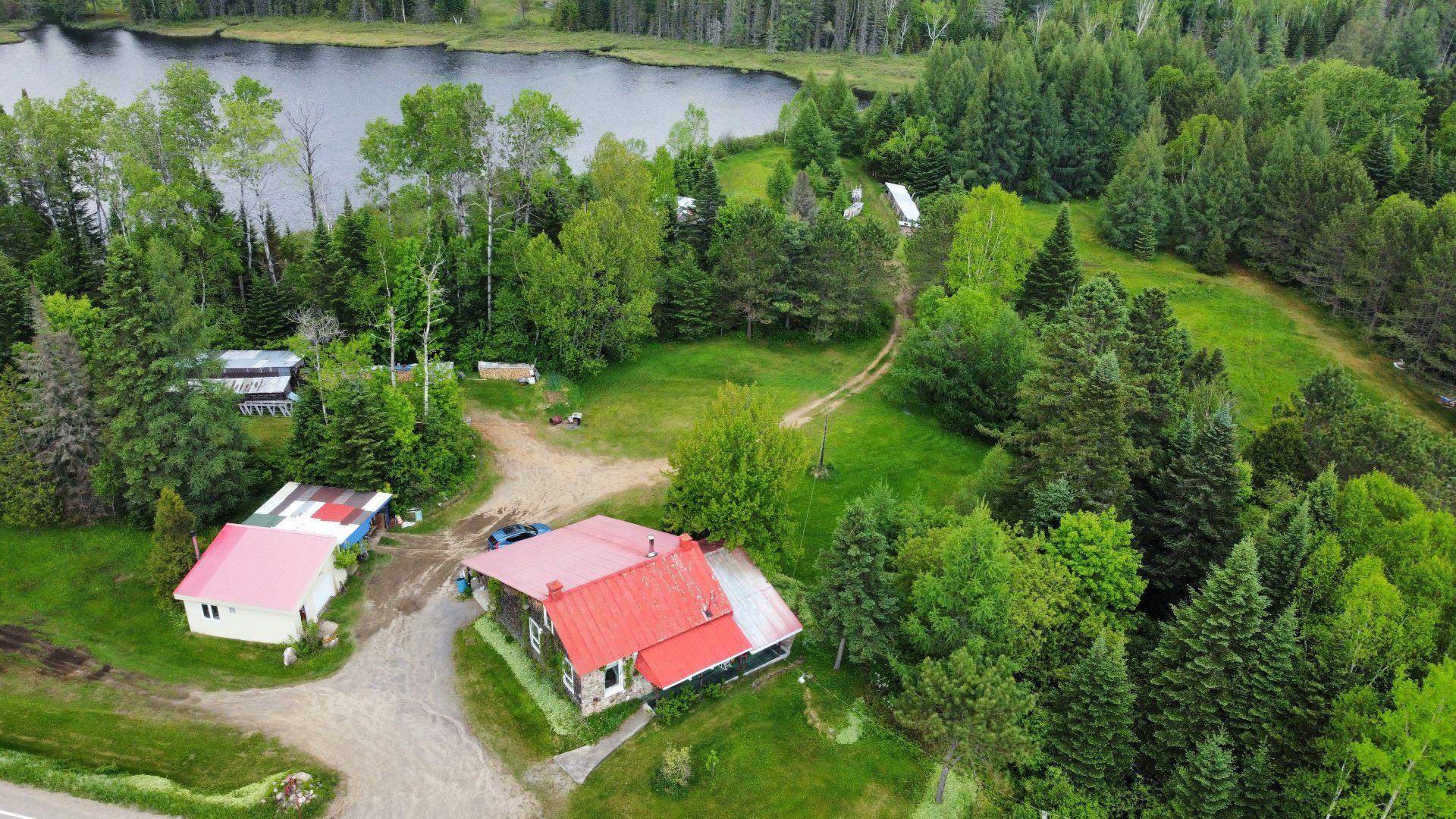 









4850


Ch. Brassard

,
Saint-Zénon,




QC
J0K3N0

