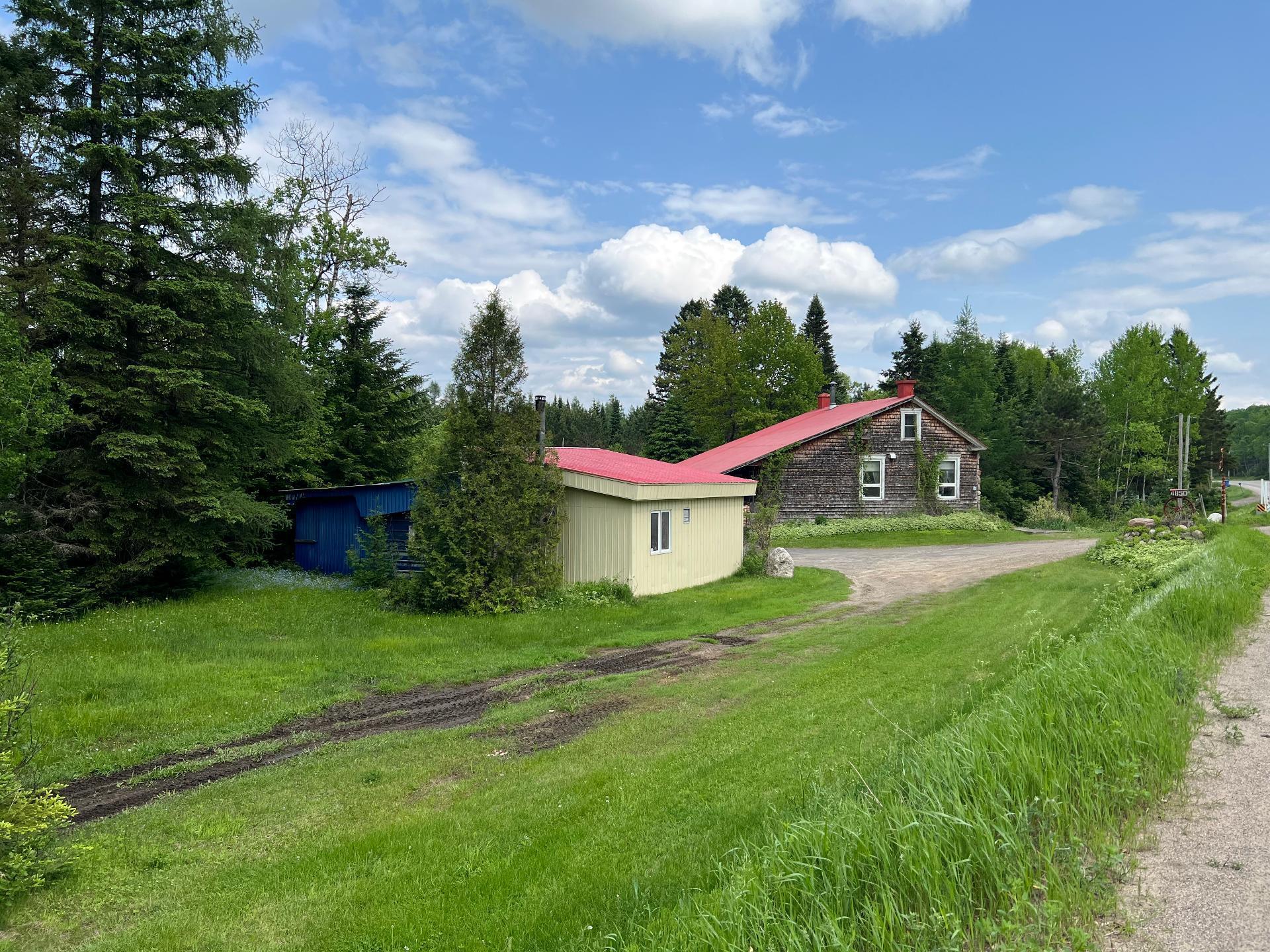 









4850


Ch. Brassard

,
Saint-Zénon,




QC
J0K3N0

