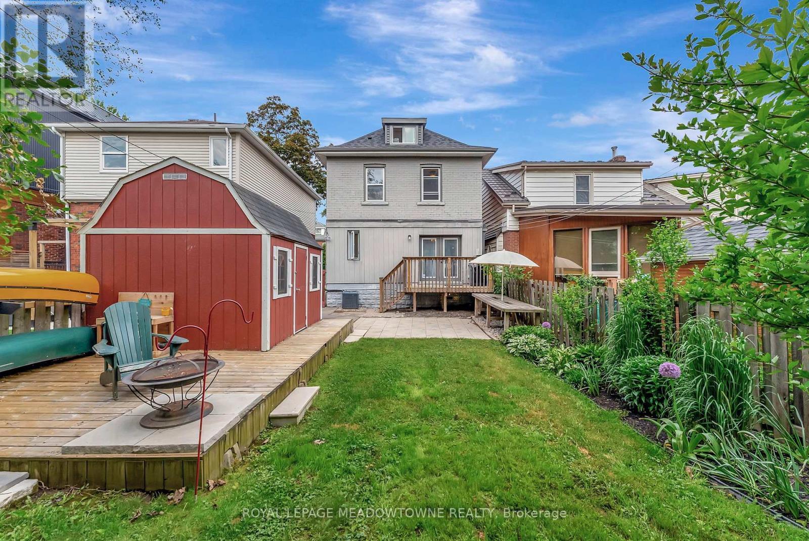 












201 ROTHSAY AVENUE

,
Hamilton,




Ontario
L8M3G6

