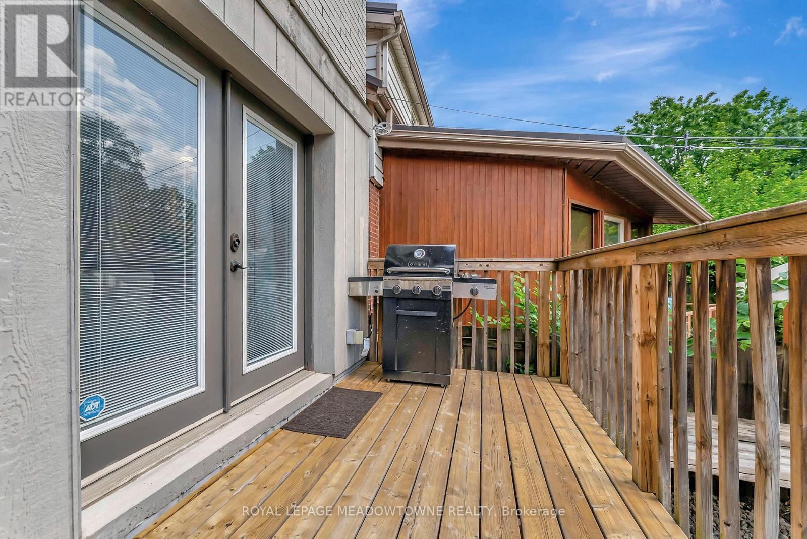 












201 ROTHSAY AVENUE

,
Hamilton,




Ontario
L8M3G6

