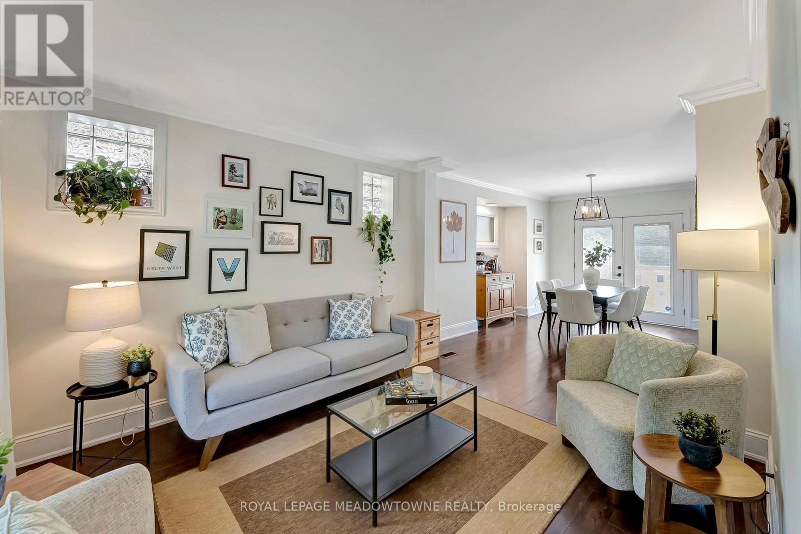 












201 ROTHSAY AVENUE

,
Hamilton,




Ontario
L8M3G6

