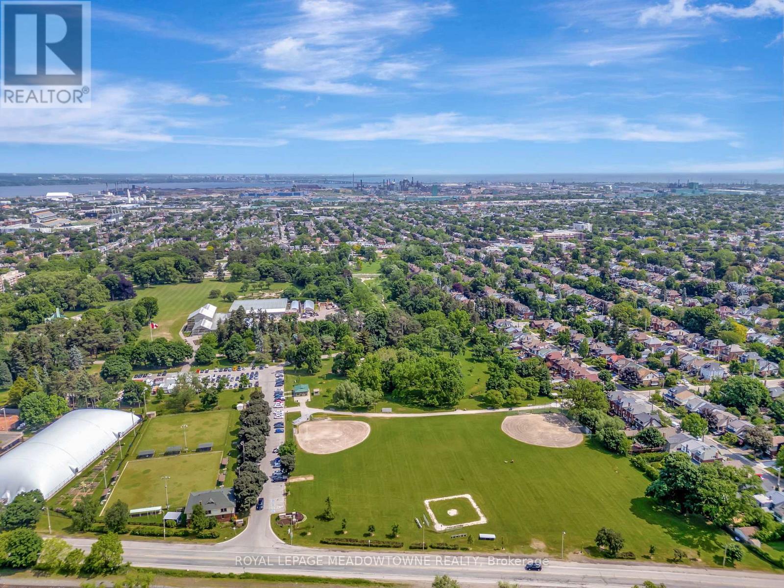 












201 ROTHSAY AVENUE

,
Hamilton,




Ontario
L8M3G6

