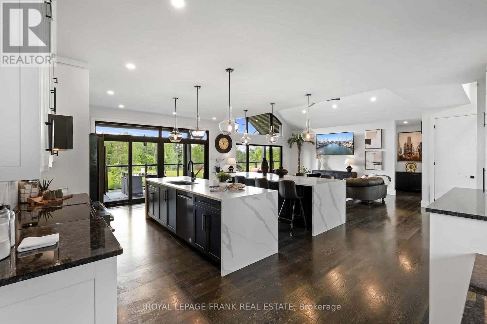 












3248 POGUE ROAD

,
Scugog (Port Perry),




Ontario
L9L1B6

