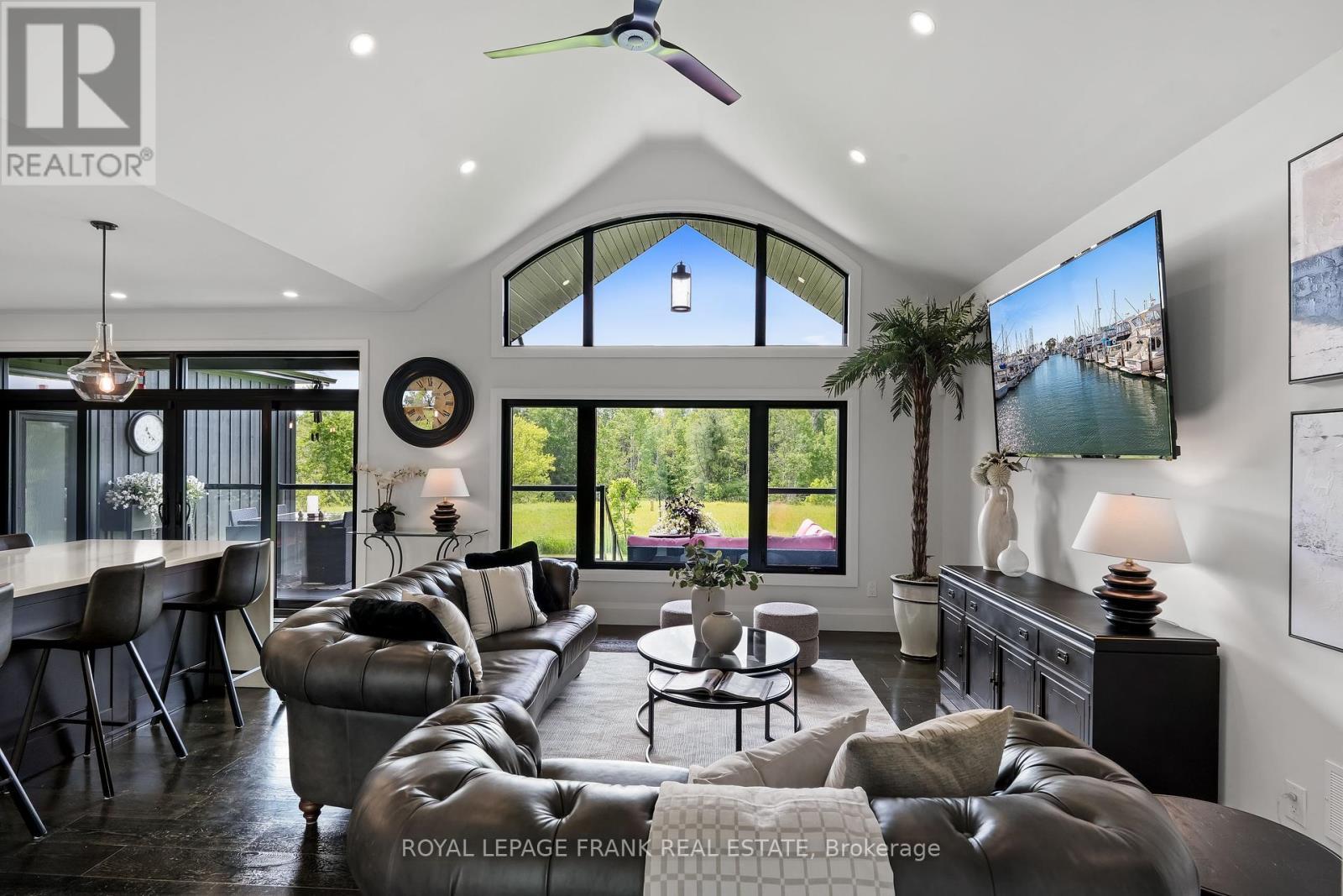 












3248 POGUE ROAD

,
Scugog (Port Perry),




Ontario
L9L1B6

