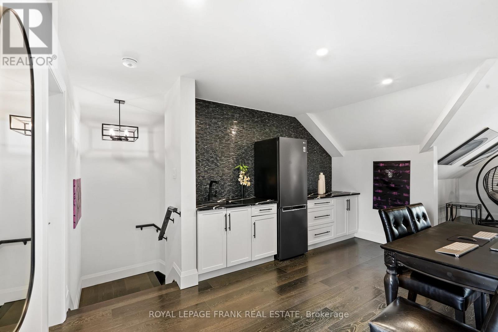 












3248 POGUE ROAD

,
Scugog (Port Perry),




Ontario
L9L1B6

