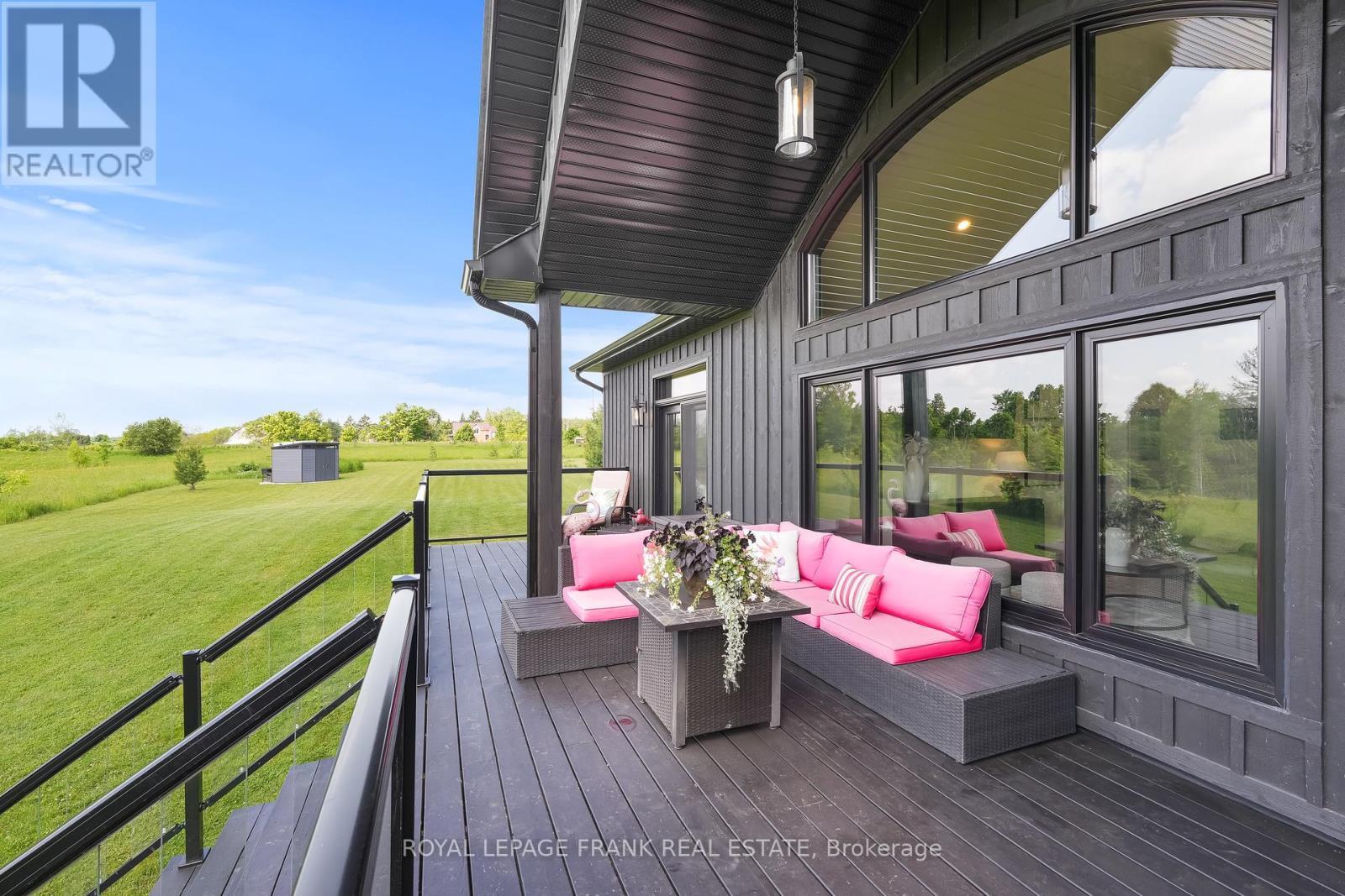 












3248 POGUE ROAD

,
Scugog (Port Perry),




Ontario
L9L1B6

