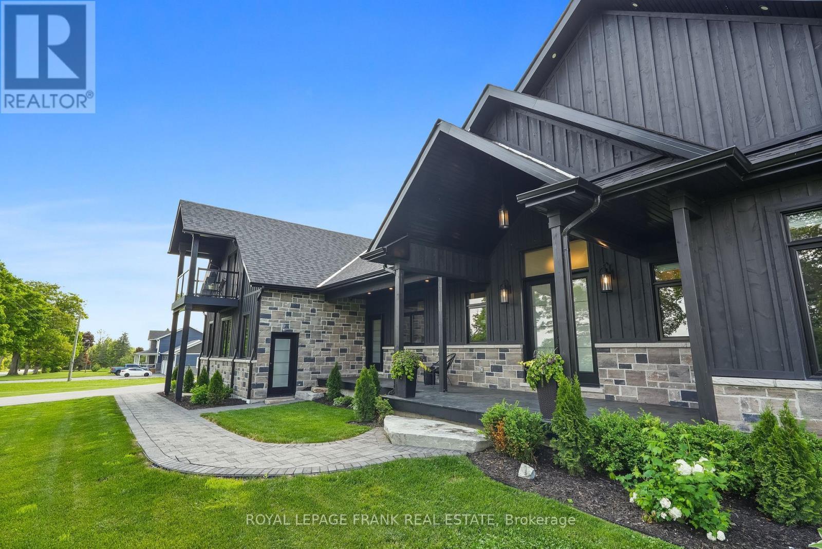 












3248 POGUE ROAD

,
Scugog (Port Perry),




Ontario
L9L1B6

