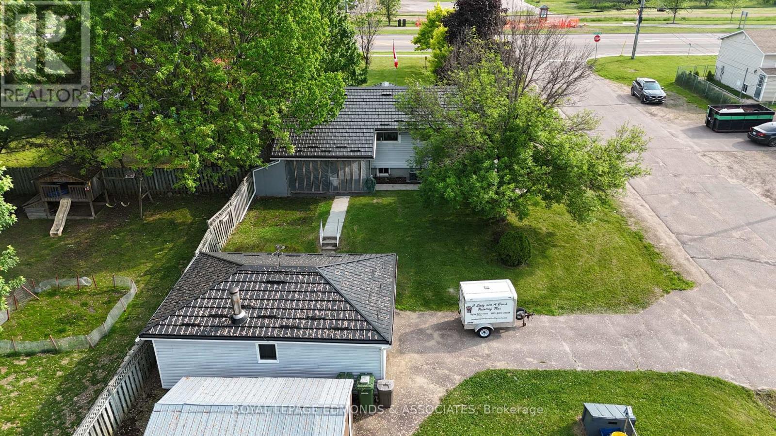 












3283 PETAWAWA BOULEVARD

,
Petawawa,




Ontario
K8H1X8

