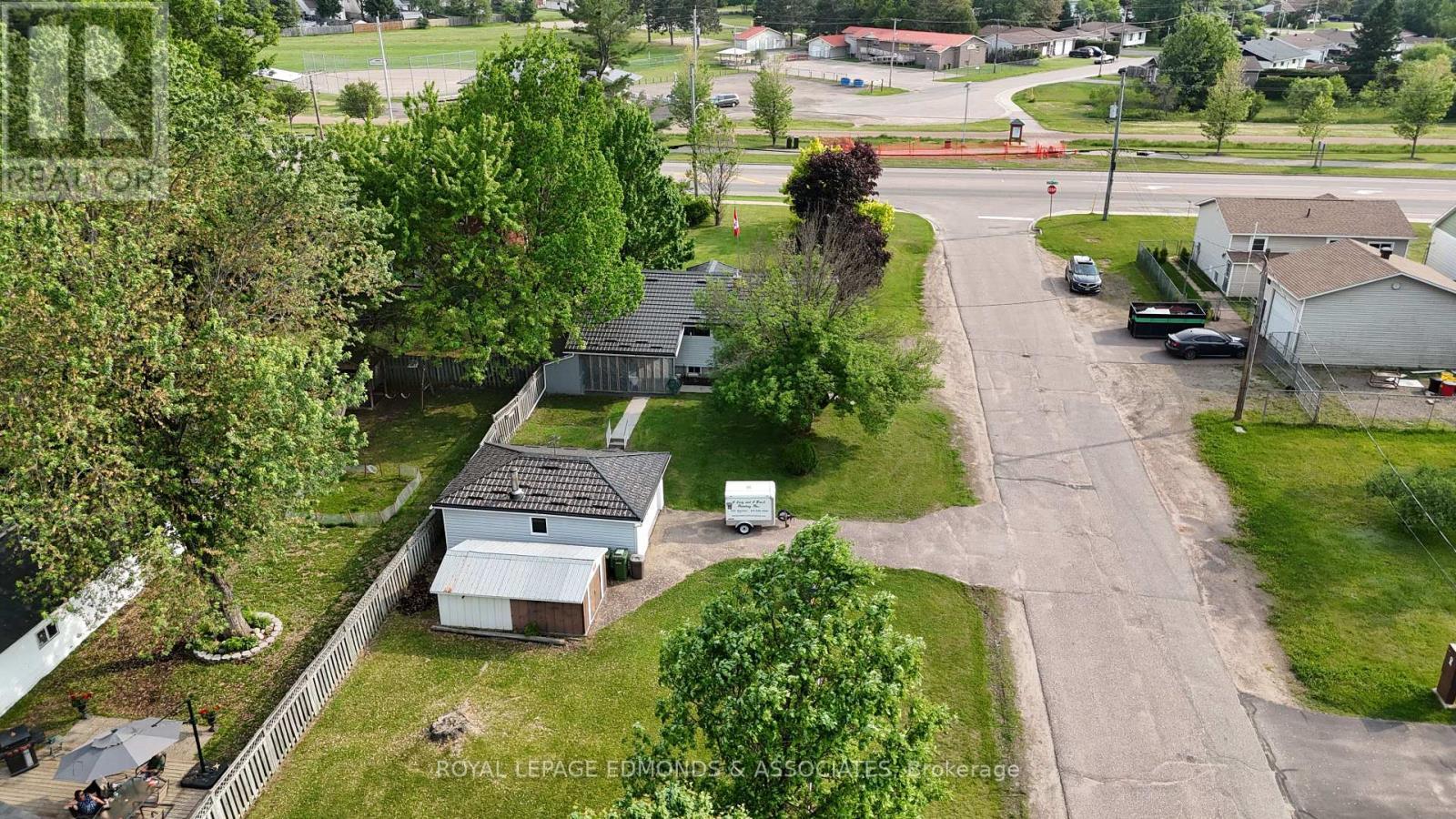 












3283 PETAWAWA BOULEVARD

,
Petawawa,




Ontario
K8H1X8

