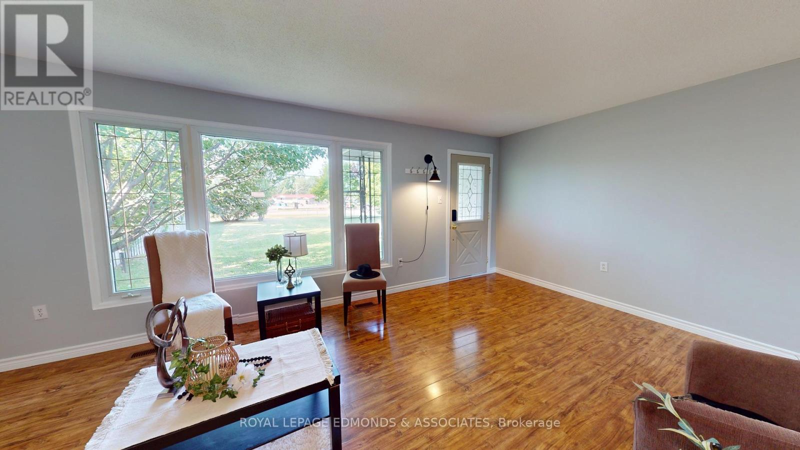 












3283 PETAWAWA BOULEVARD

,
Petawawa,




Ontario
K8H1X8

