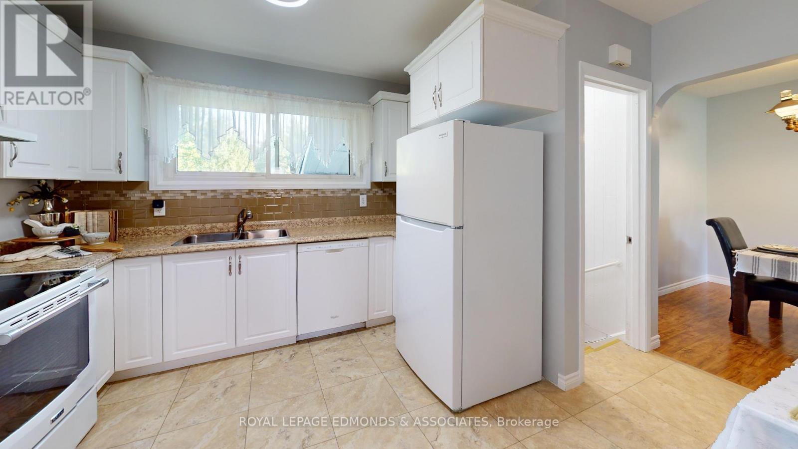 












3283 PETAWAWA BOULEVARD

,
Petawawa,




Ontario
K8H1X8

