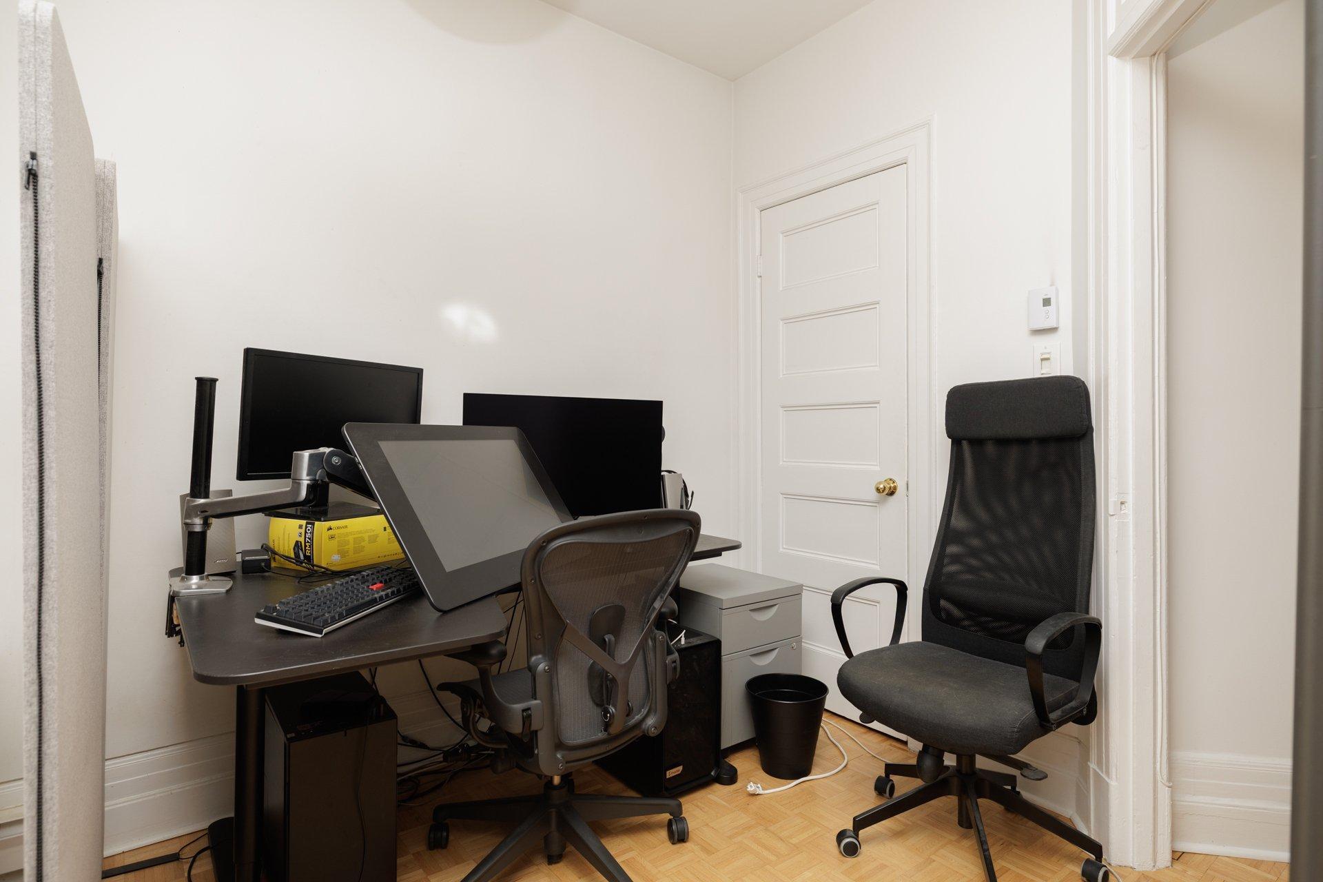 









3636


Av. Henri-Julien

, 3,
Montréal (Le Plateau-Mont-Royal),




QC
H2X3H5

