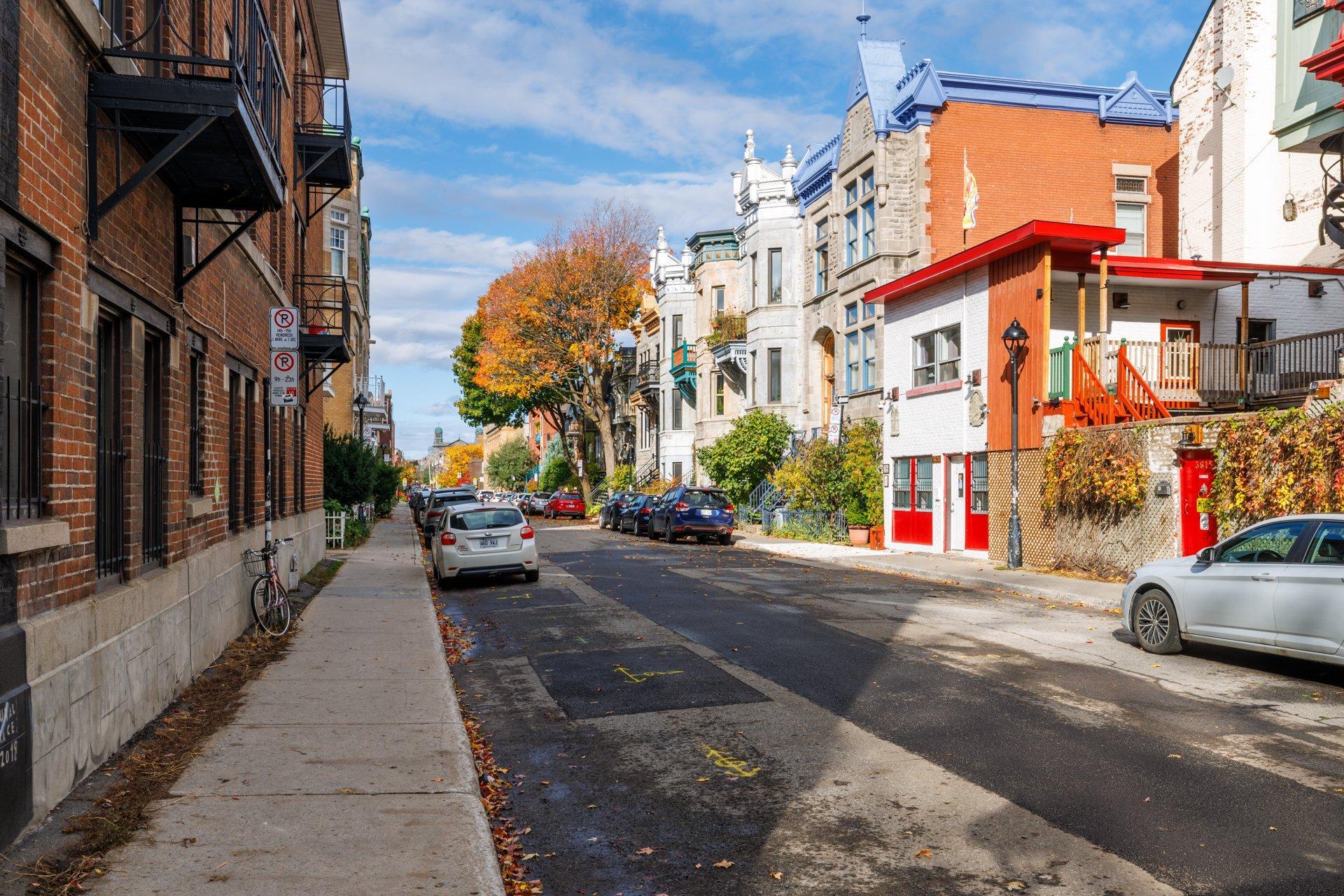 









3636


Av. Henri-Julien

, 3,
Montréal (Le Plateau-Mont-Royal),




QC
H2X3H5


