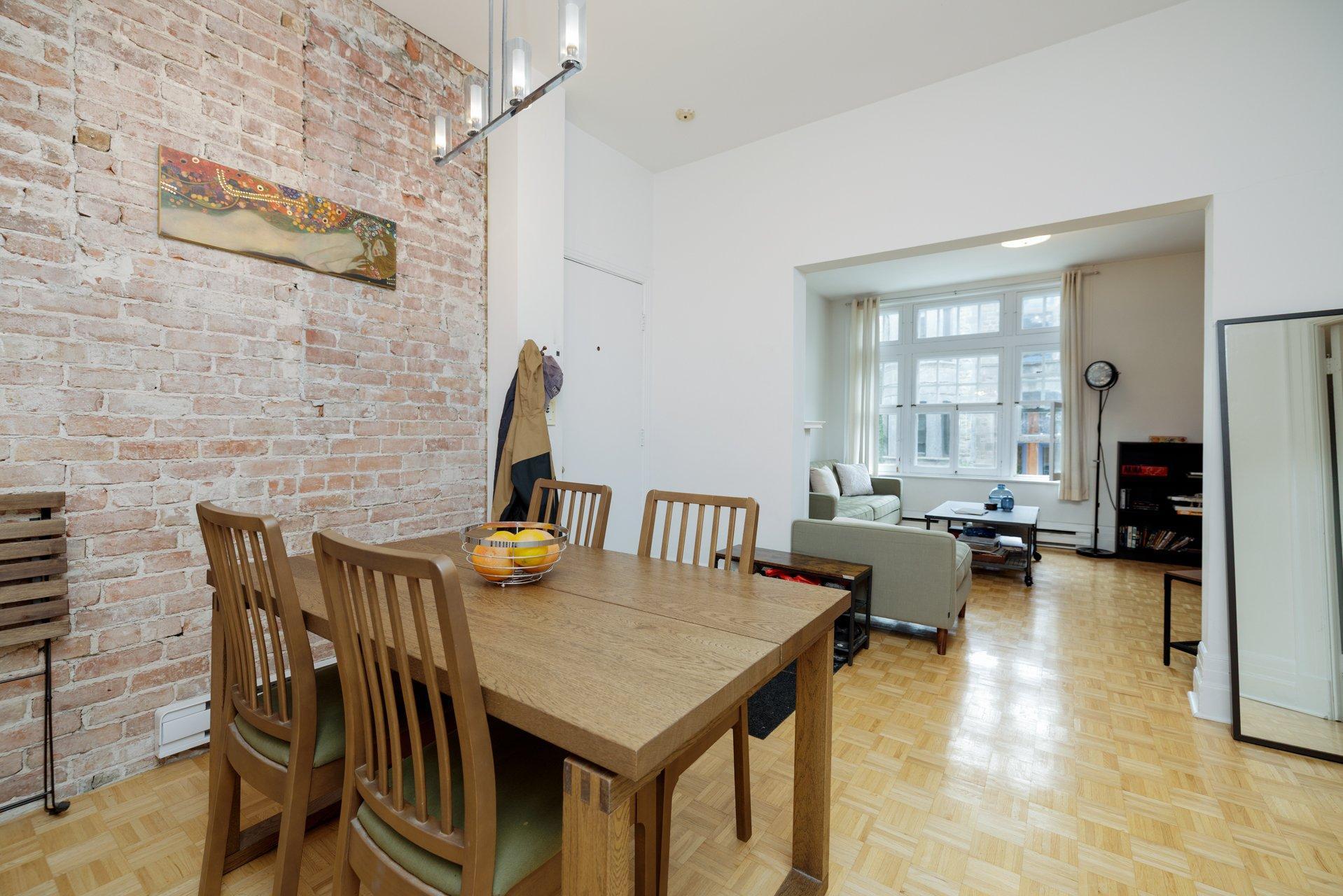 









3636


Av. Henri-Julien

, 3,
Montréal (Le Plateau-Mont-Royal),




QC
H2X3H5

