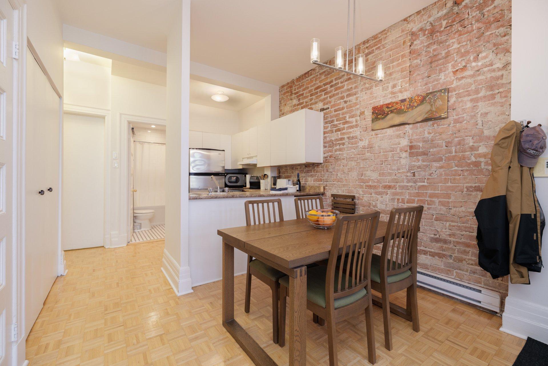









3636


Av. Henri-Julien

, 3,
Montréal (Le Plateau-Mont-Royal),




QC
H2X3H5

