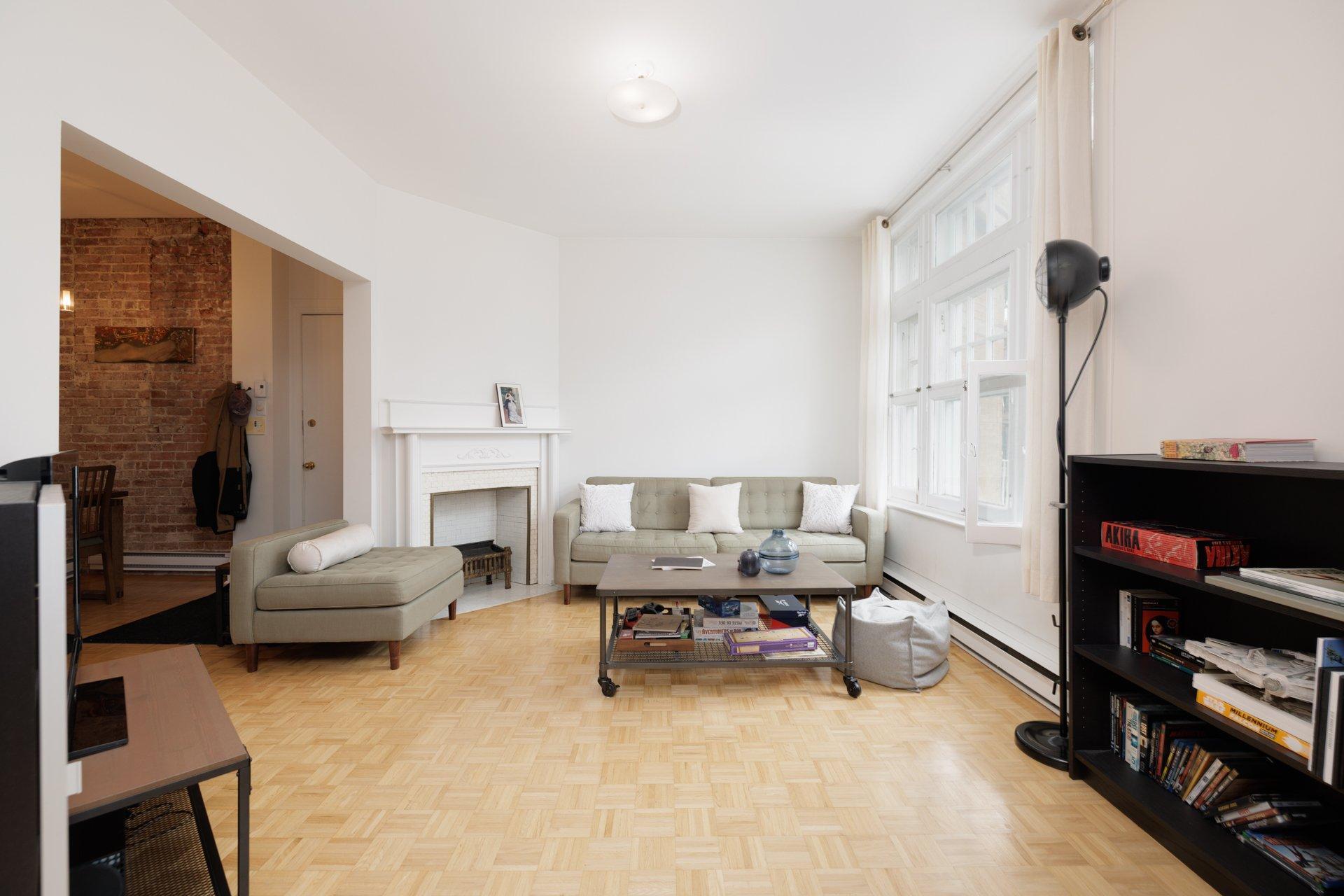 









3636


Av. Henri-Julien

, 3,
Montréal (Le Plateau-Mont-Royal),




QC
H2X3H5

