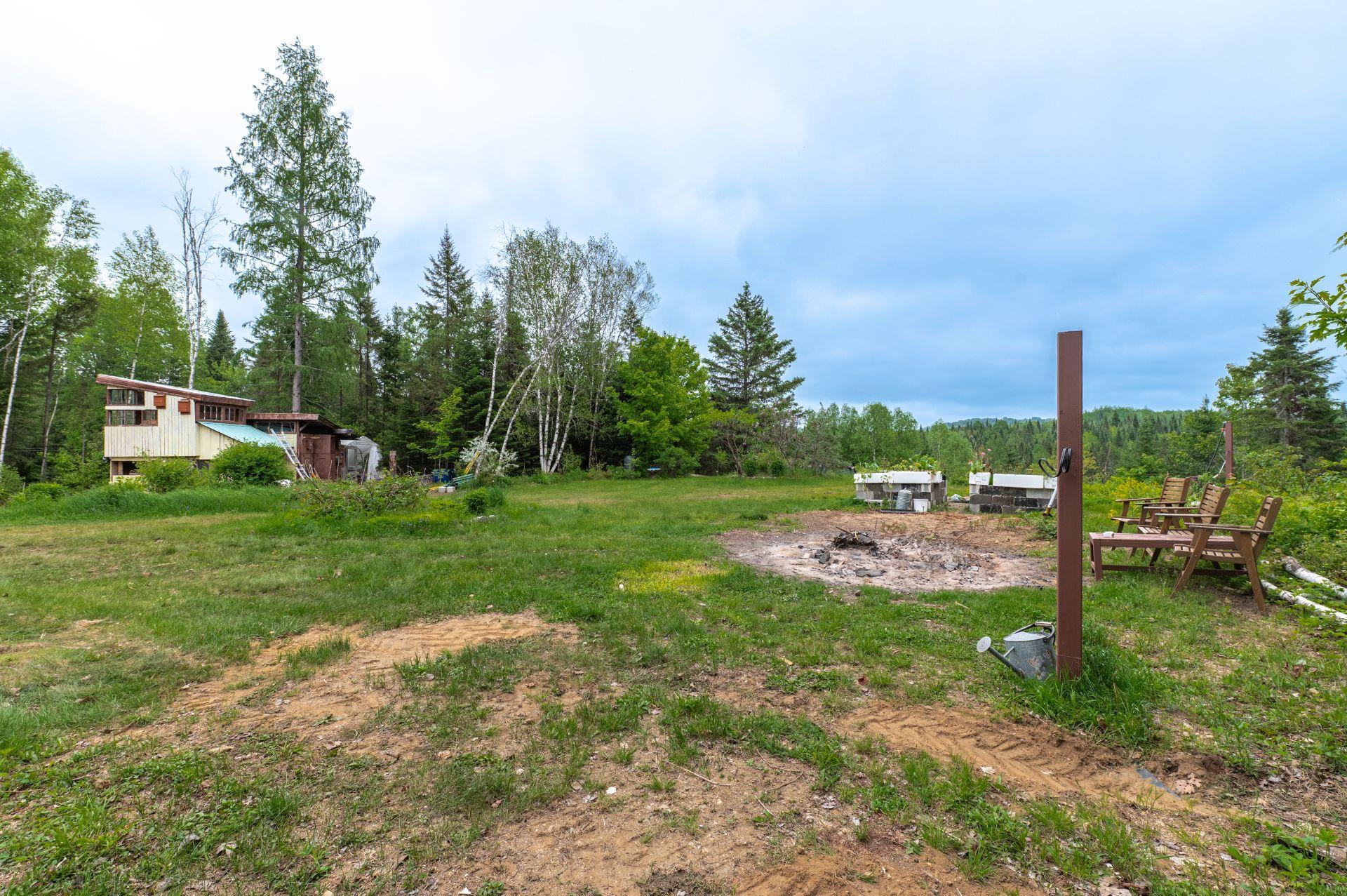 









3730


Ch. des Hauteurs

,
Sainte-Lucie-des-Laurentides,




QC
J0T2J0

