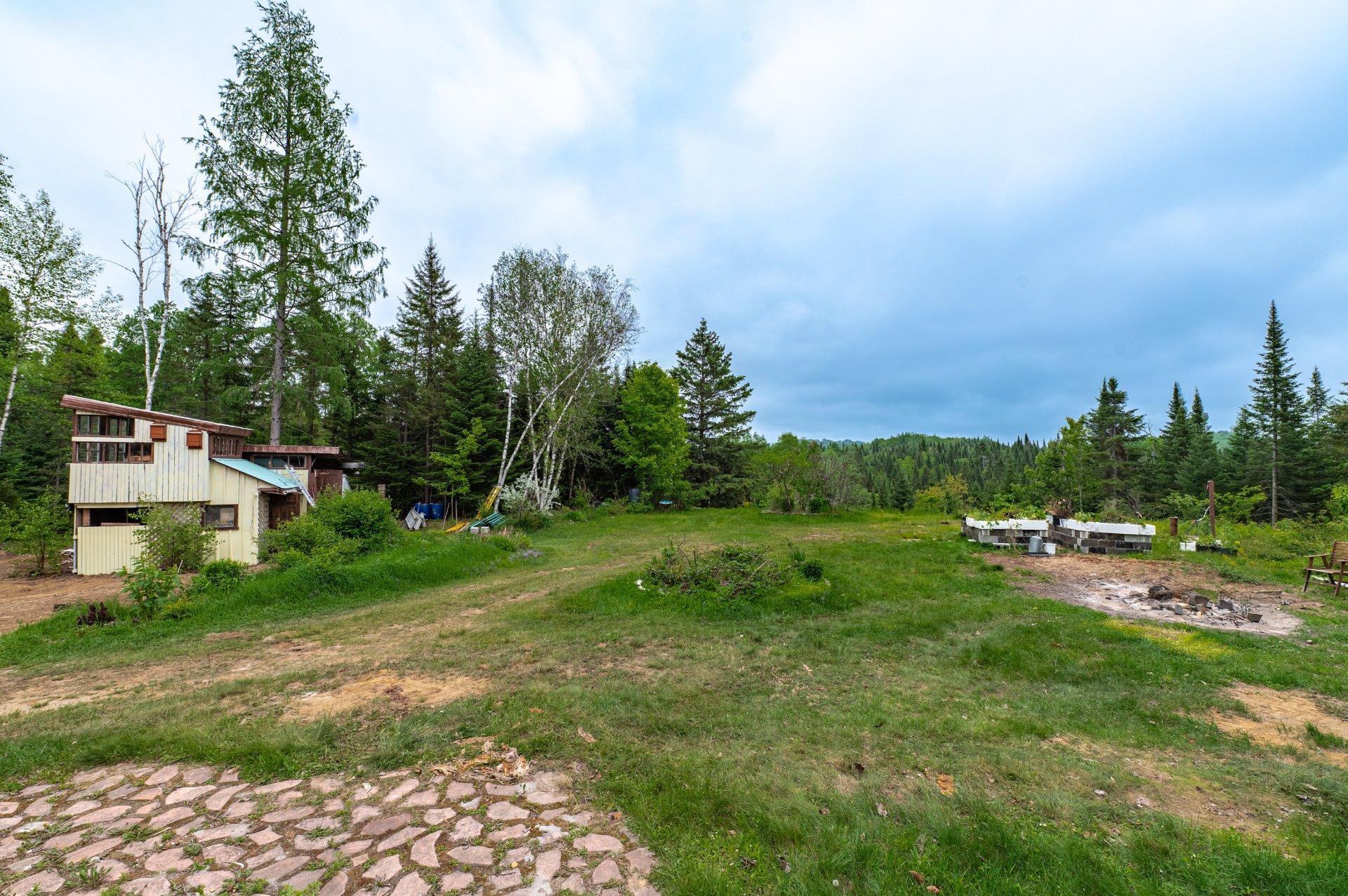 









3730


Ch. des Hauteurs

,
Sainte-Lucie-des-Laurentides,




QC
J0T2J0

