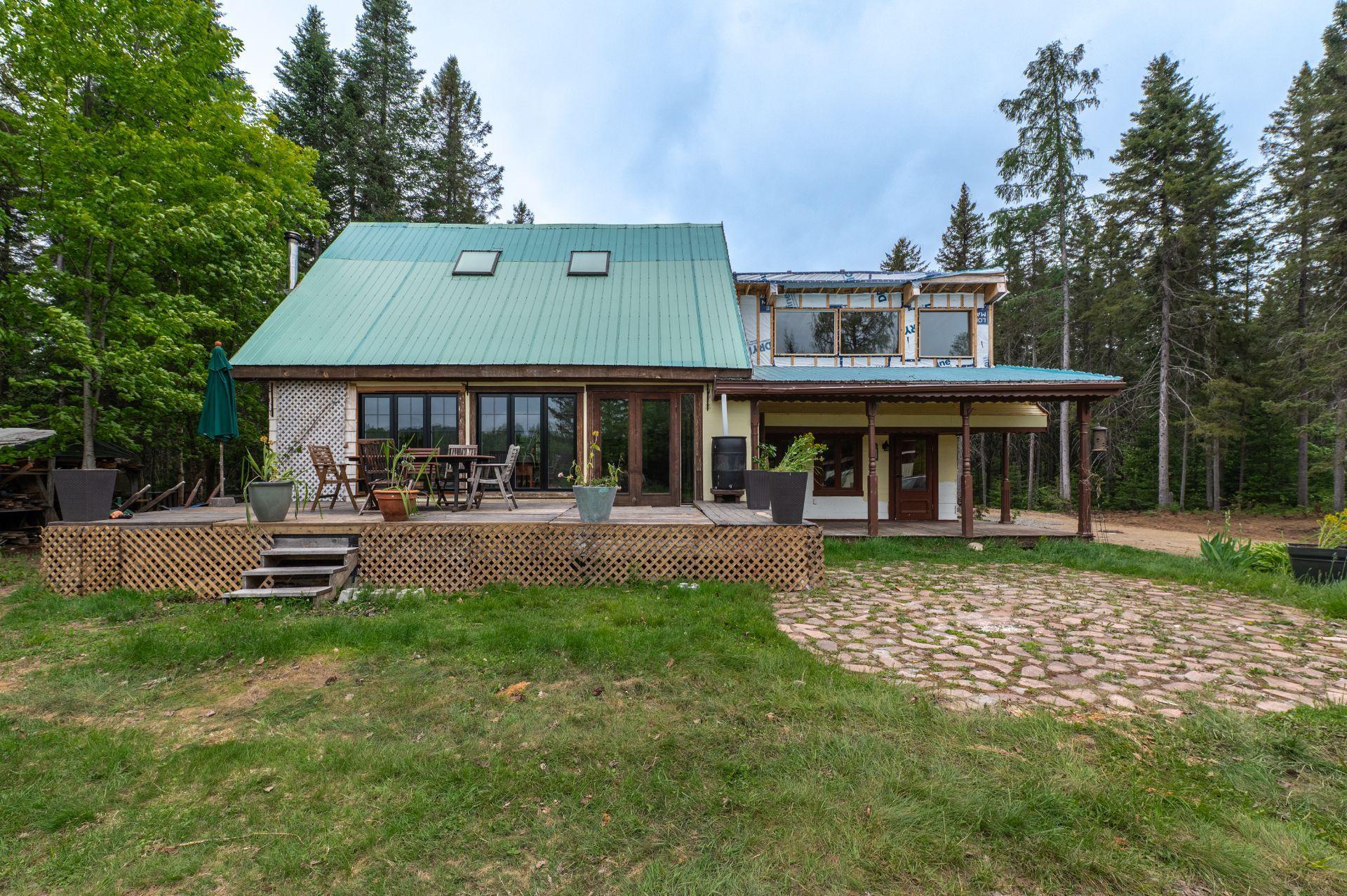 









3730


Ch. des Hauteurs

,
Sainte-Lucie-des-Laurentides,




QC
J0T2J0

