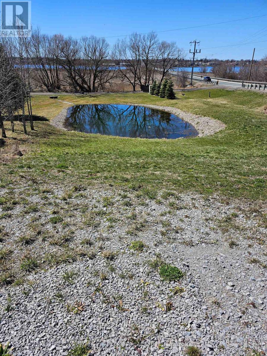 












2080 7A HIGHWAY

,
Scugog,




Ontario
L9L1B4

