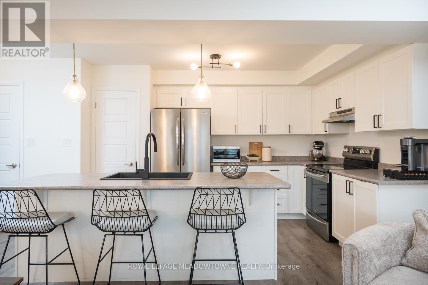 












53 - 975 WHITLOCK AVENUE

,
Milton,




Ontario
L9E1S9

