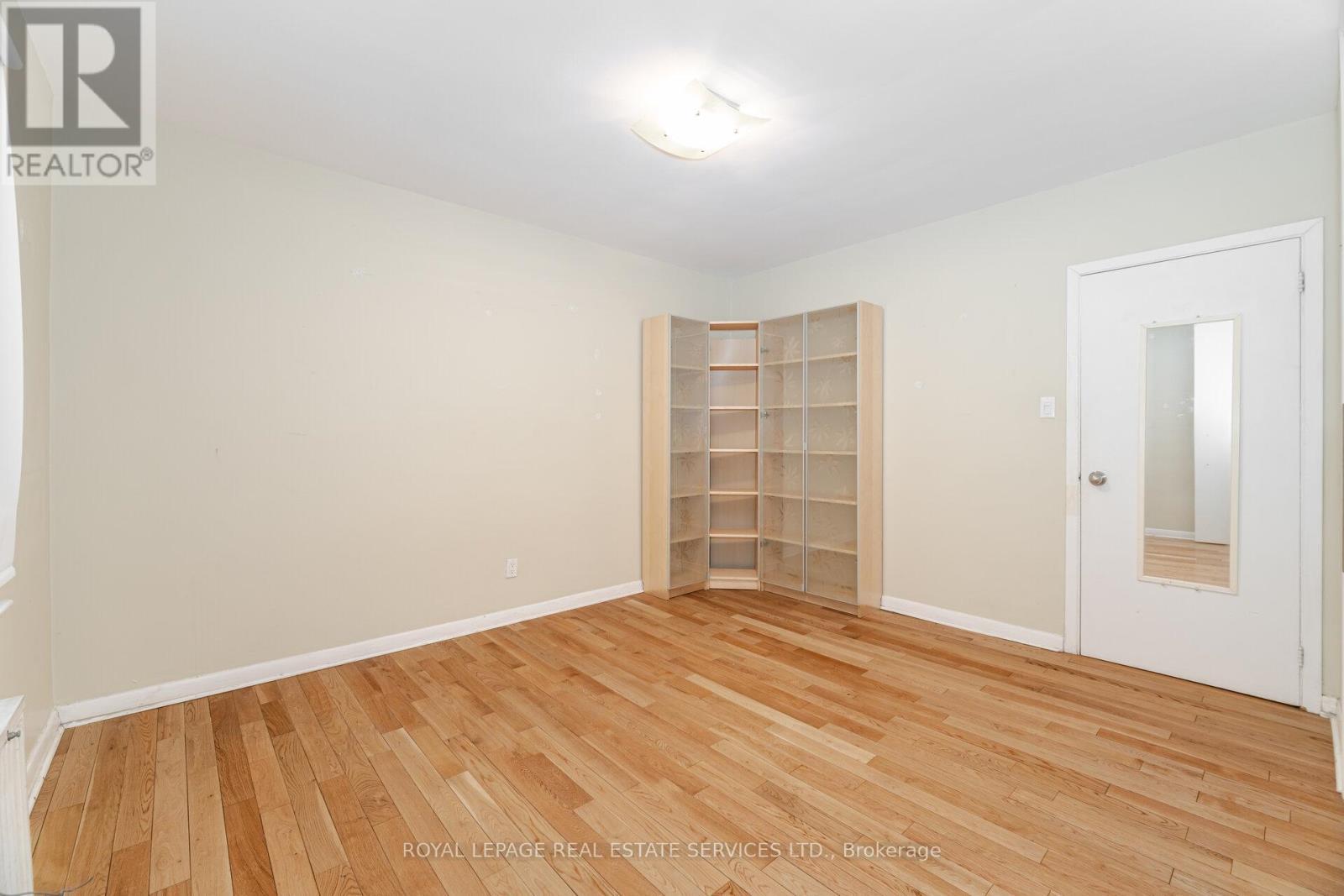 












475 WINONA DRIVE

,
Toronto,




Ontario
M6C3V2

