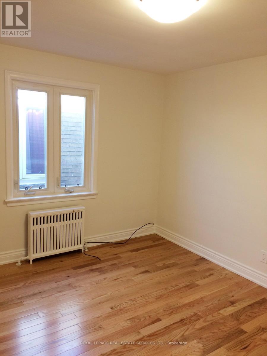 












475 WINONA DRIVE

,
Toronto,




Ontario
M6C3V2


