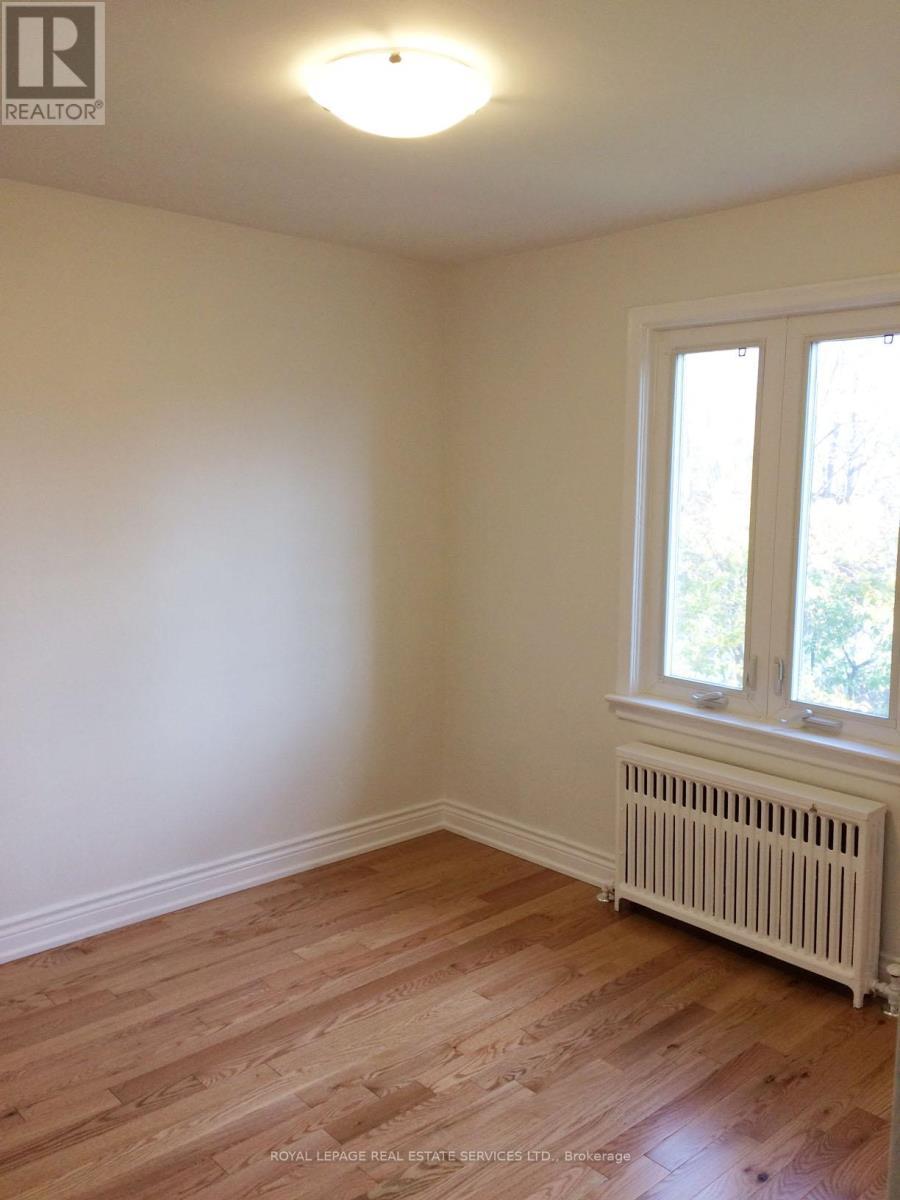 












475 WINONA DRIVE

,
Toronto,




Ontario
M6C3V2

