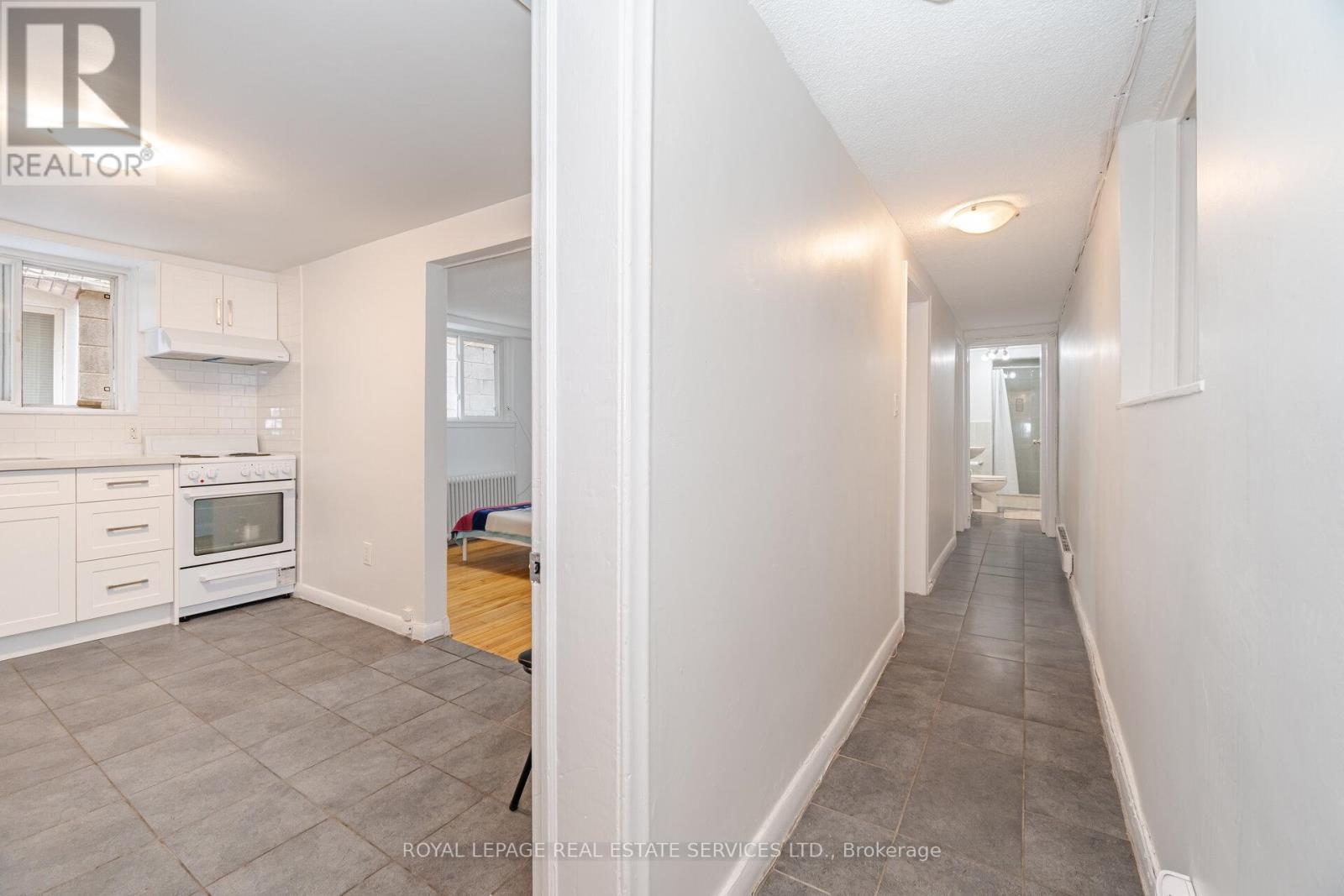 












475 WINONA DRIVE

,
Toronto,




Ontario
M6C3V2

