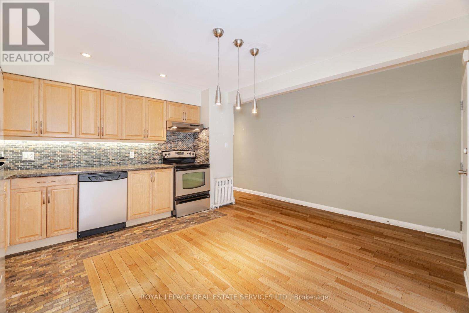 












475 WINONA DRIVE

,
Toronto,




Ontario
M6C3V2


