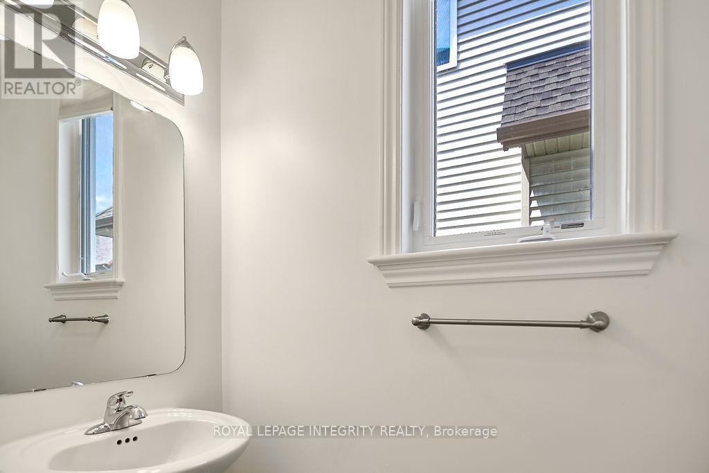 












619 MOORPARK AVENUE

,
Ottawa,




Ontario
K2M0B6


