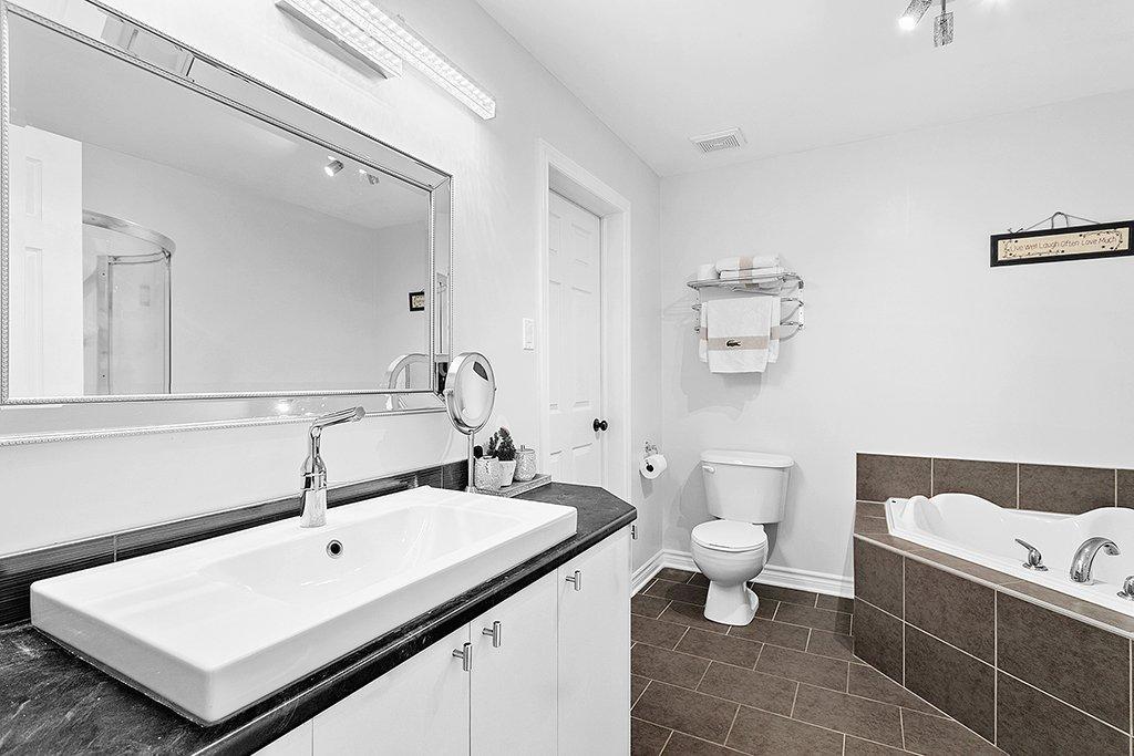 









30


Rue du Colonial

,
Gatineau (Aylmer),




QC
J9H0A7

