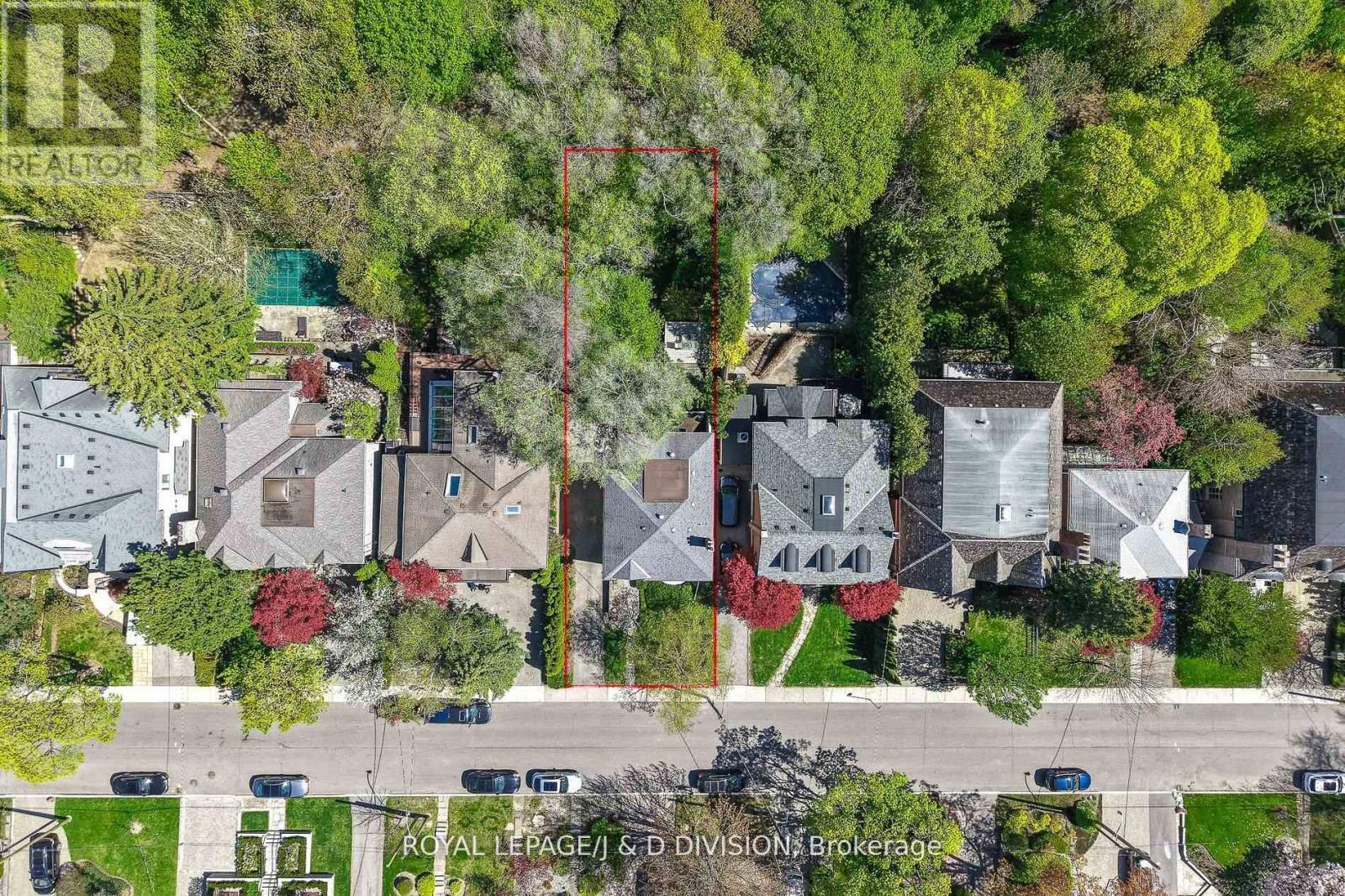 












241 FOREST HILL ROAD

,
Toronto,




Ontario
M5P2N3

